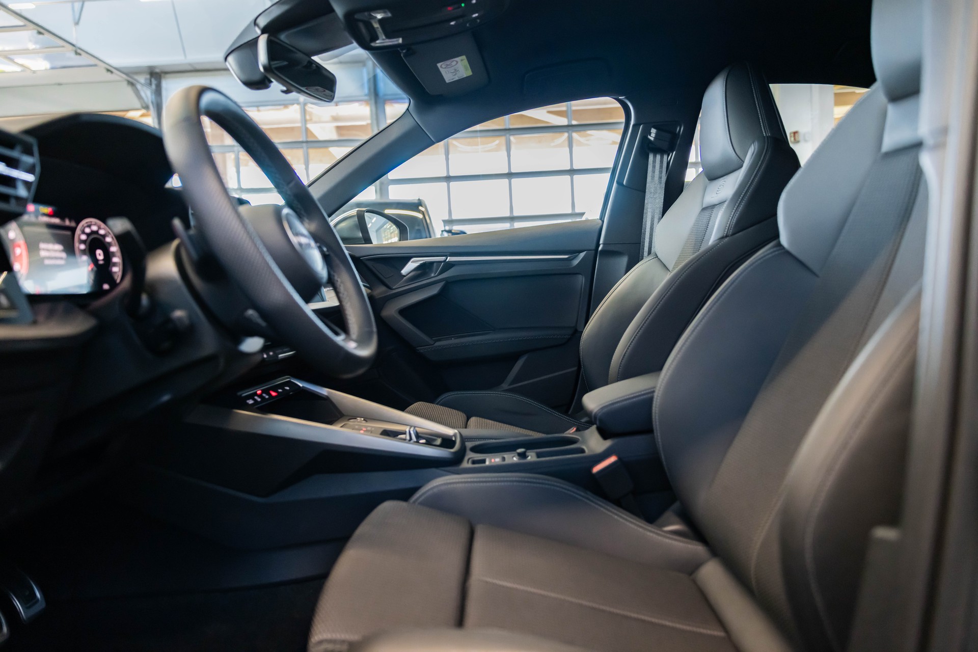 AUDI S3 Limousine 2.0 TFSI quattro S-Tronic / Virtual Cockpit / Led Scheinwerfer-image-12