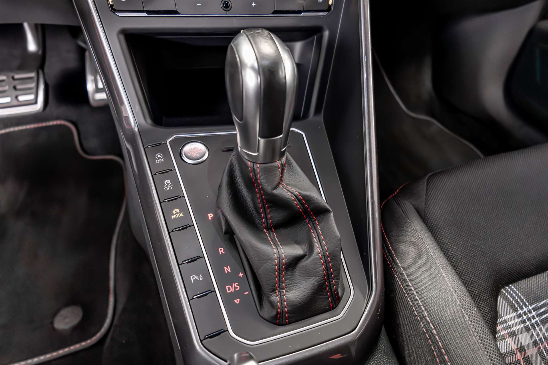 VW Polo 2.0 TSI GTI DSG-image-17