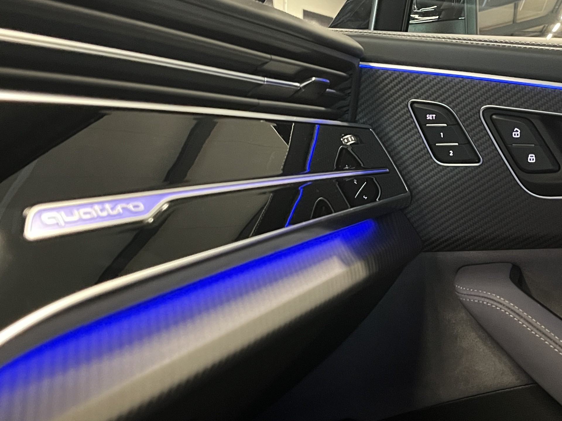 AUDI SQ7 TFSI quattro tiptronic*Unikat-Audi-Exclusive*, Keramik-Bremsen, 7-Plätzer, (5-Jahre Garantie)-image-26