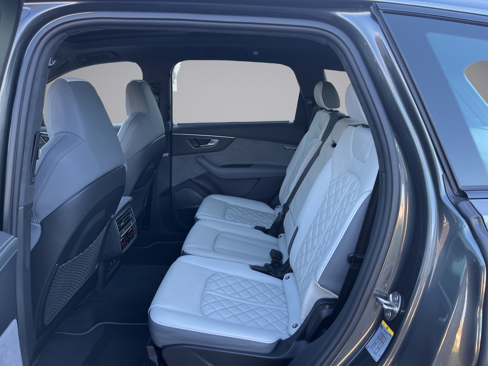 AUDI SQ7 TFSI quattro tiptronic*Unikat-Audi-Exclusive*, Keramik-Bremsen, 7-Plätzer, (5-Jahre Garantie)-image-7