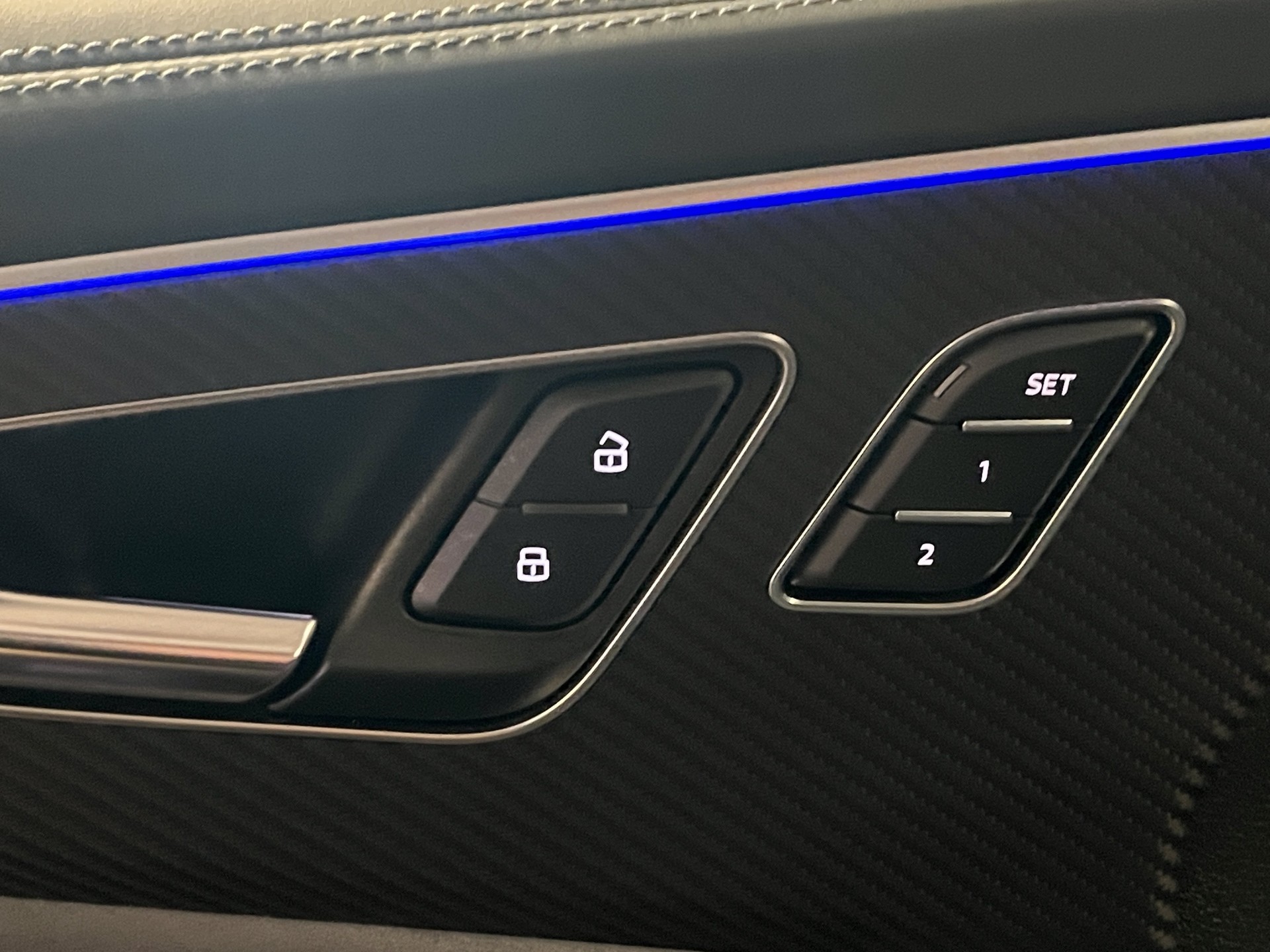 AUDI SQ7 TFSI quattro tiptronic*Unikat-Audi-Exclusive*, Keramik-Bremsen, 7-Plätzer, (5-Jahre Garantie)-image-28