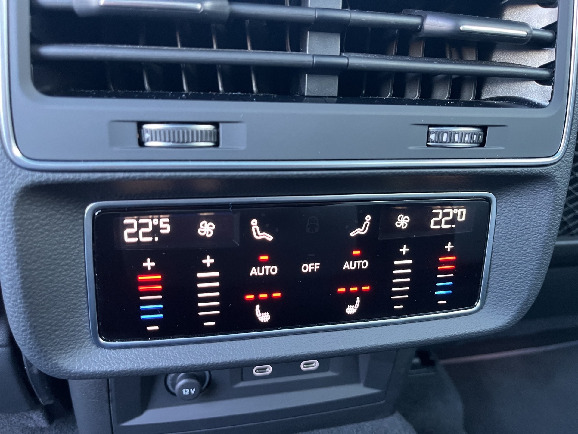 AUDI SQ7 TFSI quattro tiptronic*Unikat-Audi-Exclusive*, Keramik-Bremsen, 7-Plätzer, (5-Jahre Garantie)-image-13