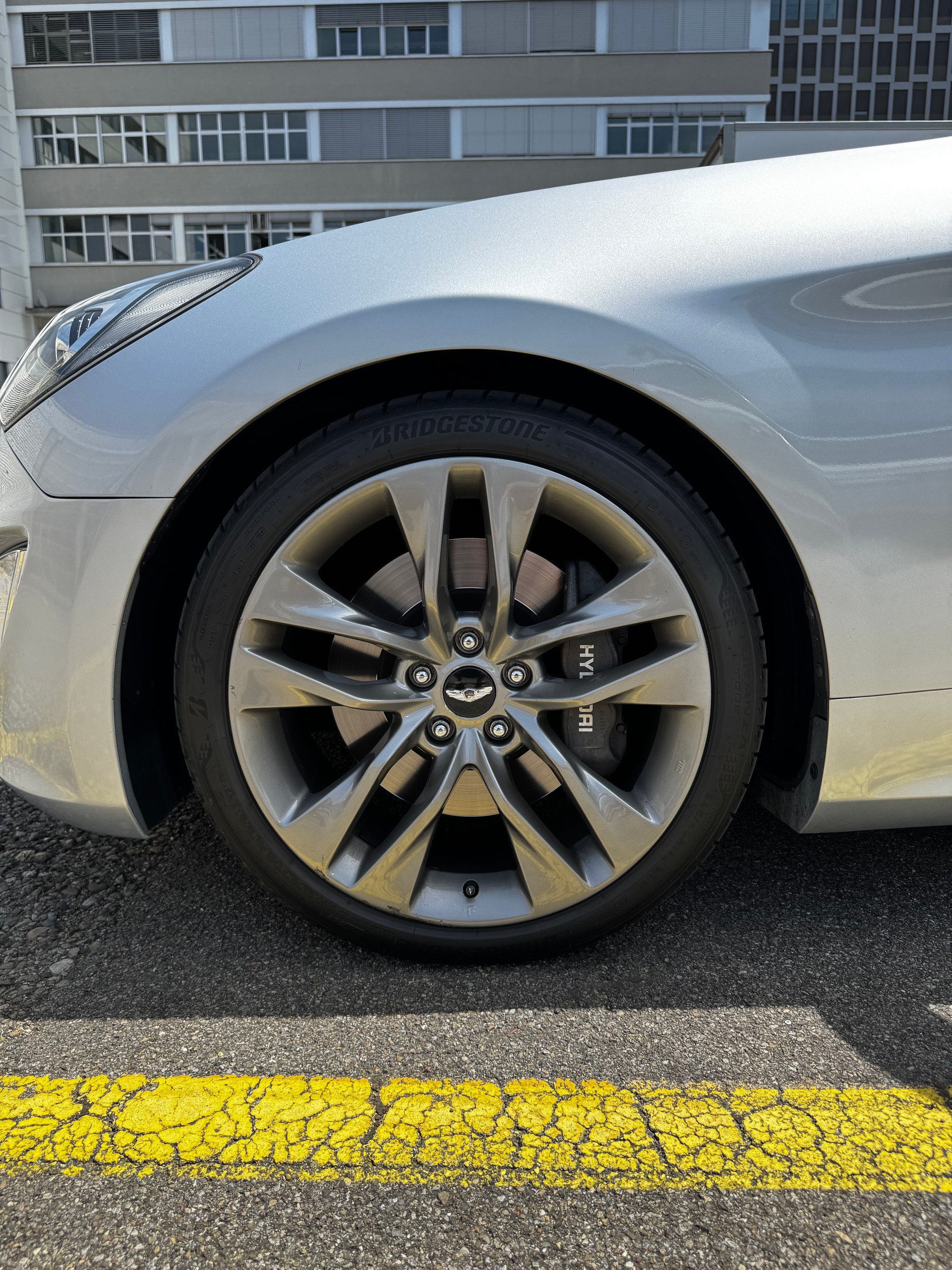 HYUNDAI Genesis 2.0 Turbo Automatic-image-3
