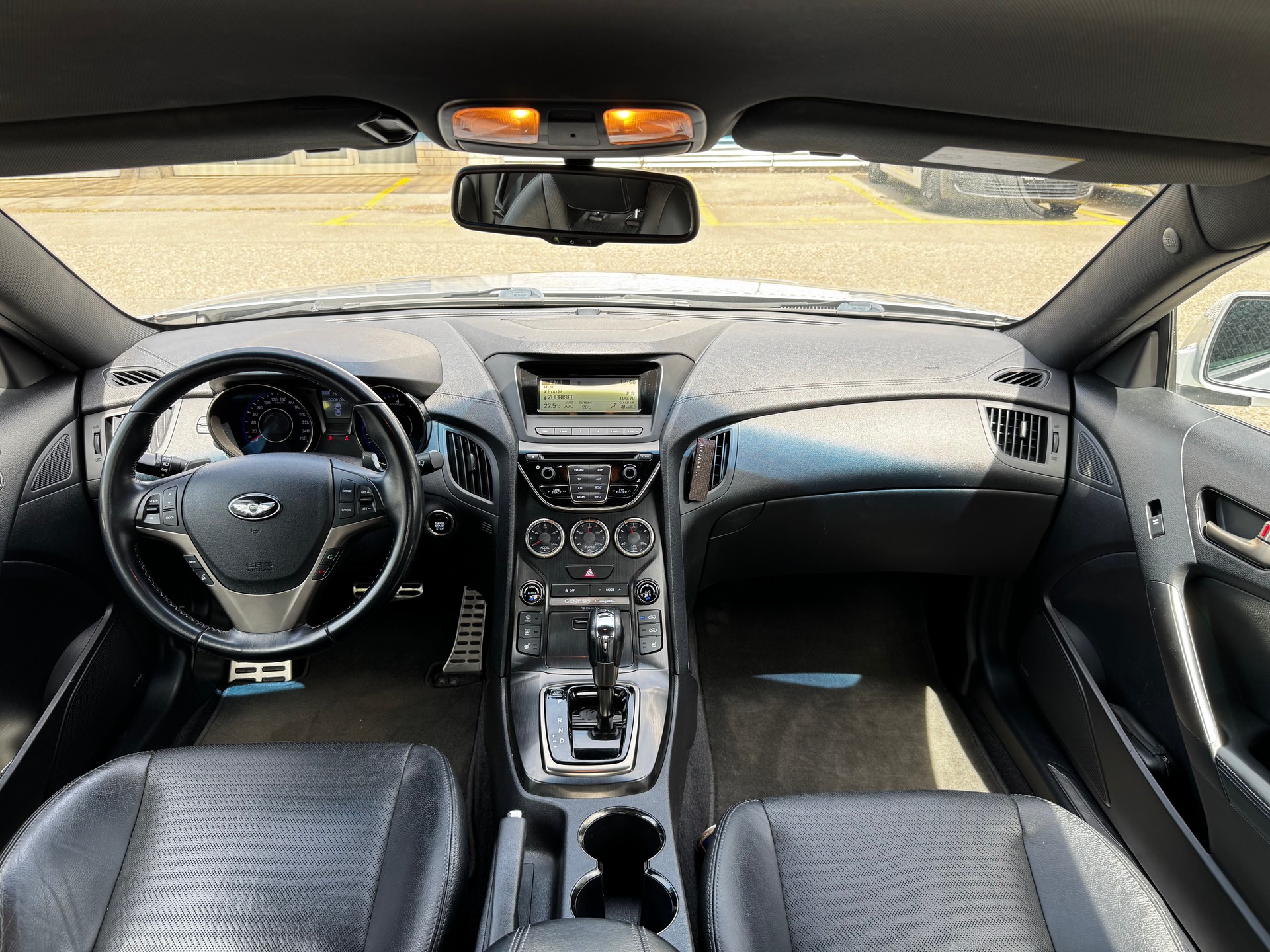 HYUNDAI Genesis 2.0 Turbo Automatic-image-5