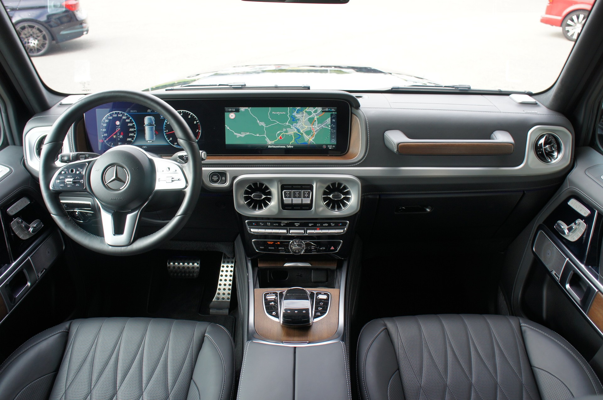 MERCEDES-BENZ G 500 AMG Line 9G-Tronic-image-11