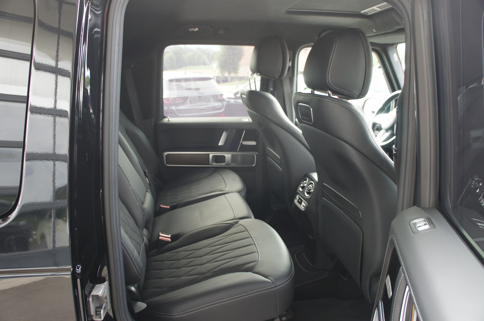 MERCEDES-BENZ G 500 AMG Line 9G-Tronic-image-10