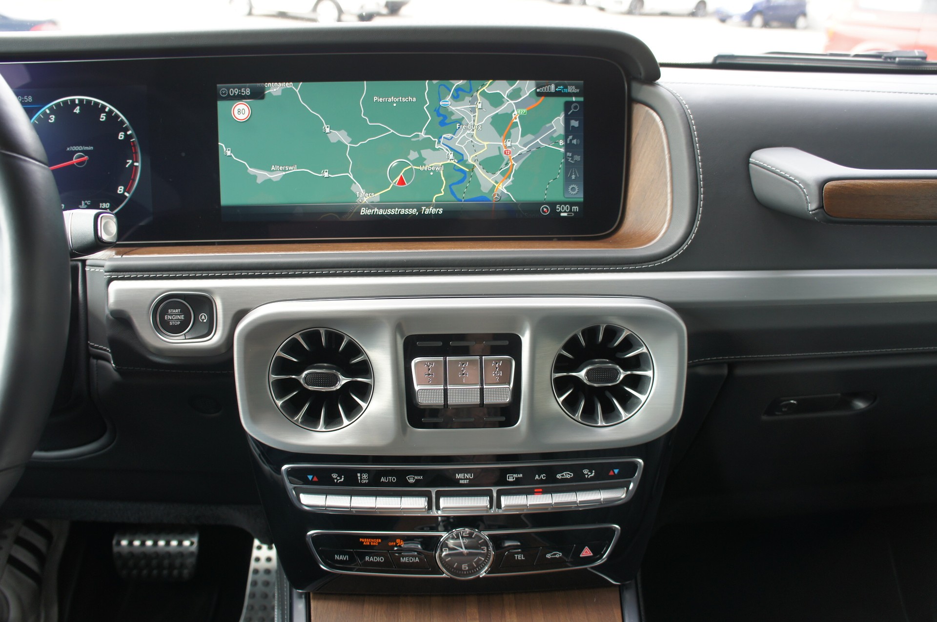 MERCEDES-BENZ G 500 AMG Line 9G-Tronic-image-19