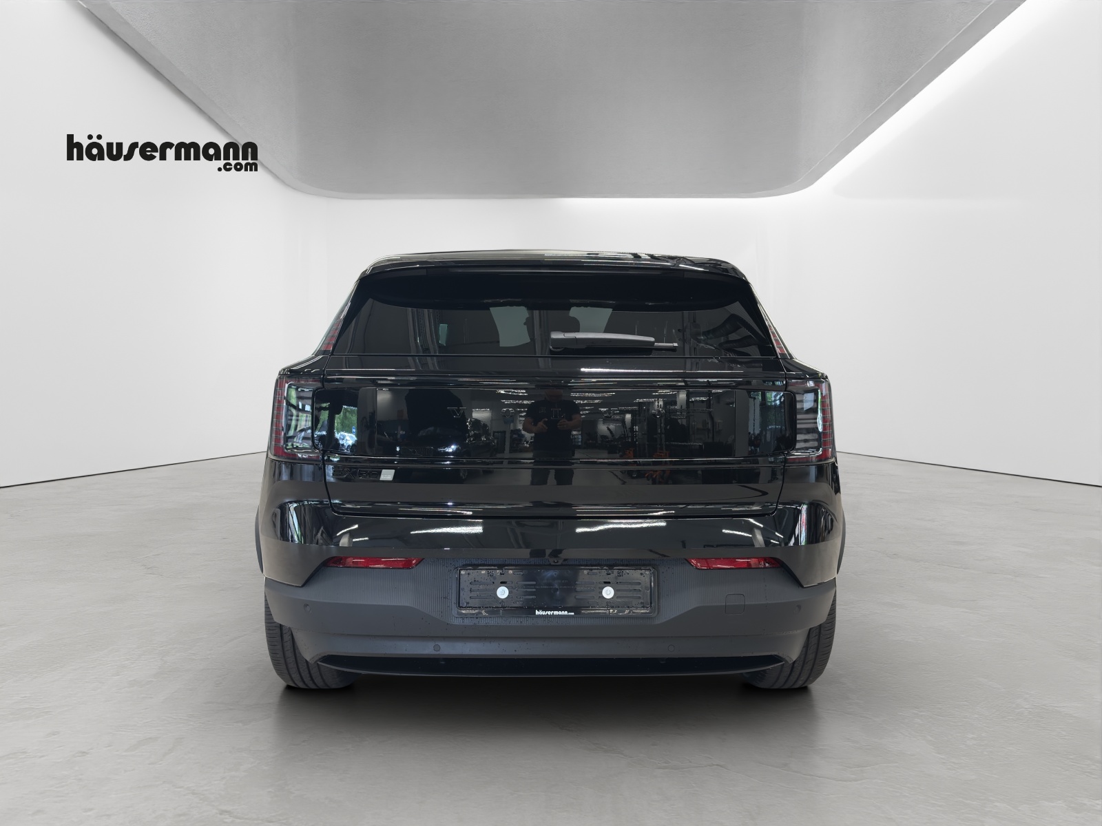 VOLVO EX30 Plus XCENTRIC Black Edition-image-9