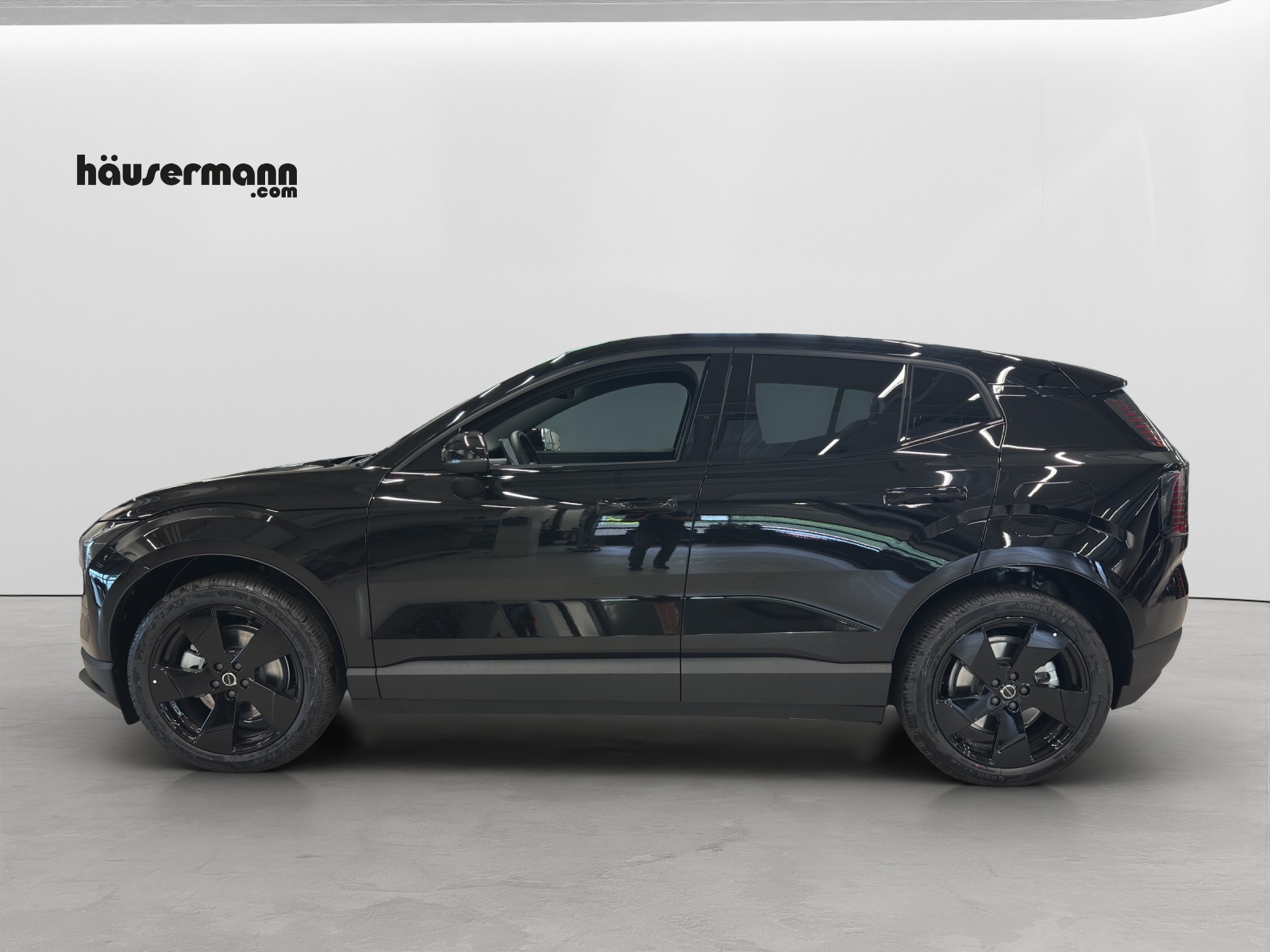 VOLVO EX30 Plus XCENTRIC Black Edition-showroom-element-1