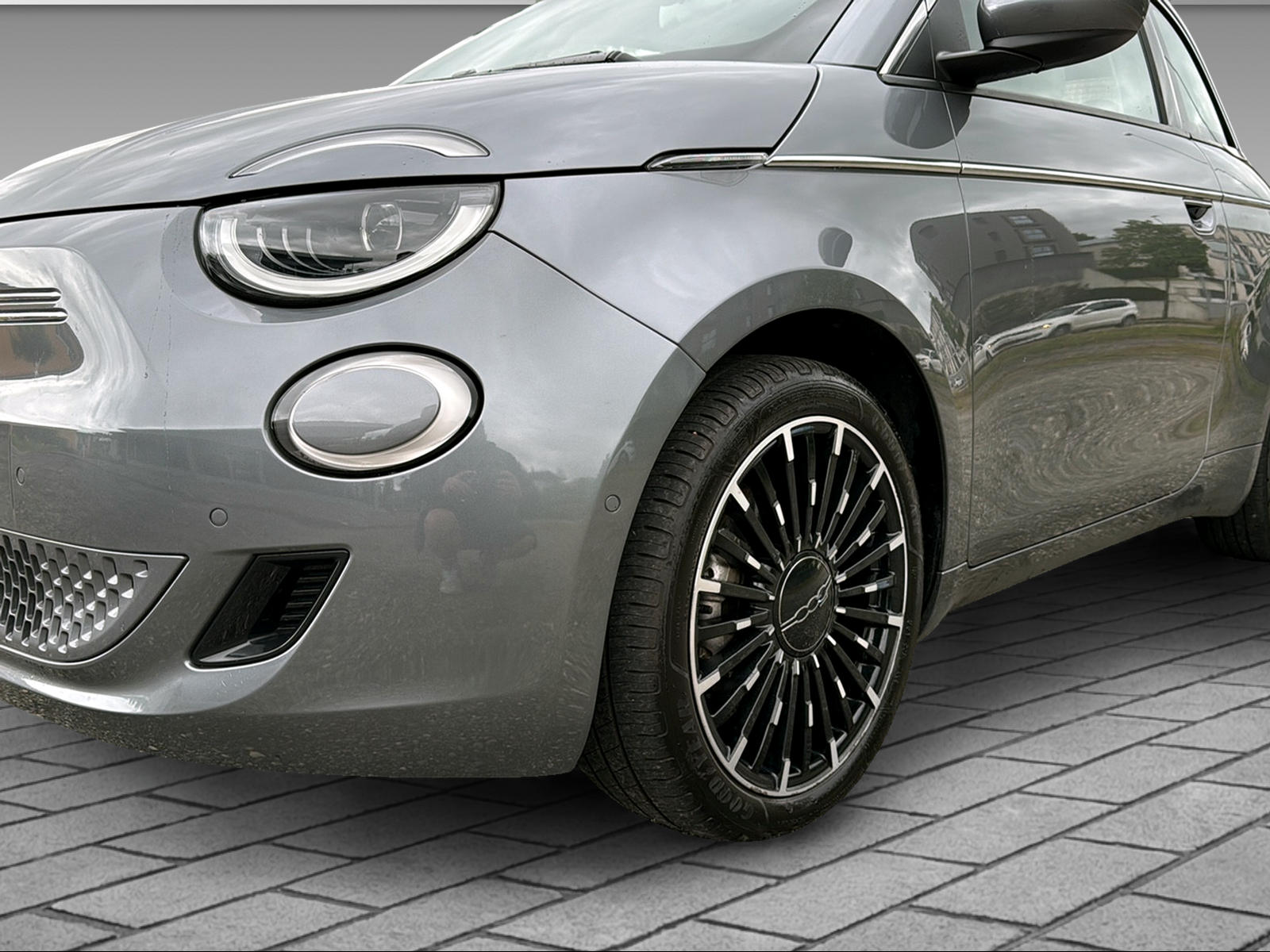 FIAT 500 Cabrio La Prima Limited Edition-showroom-element-1
