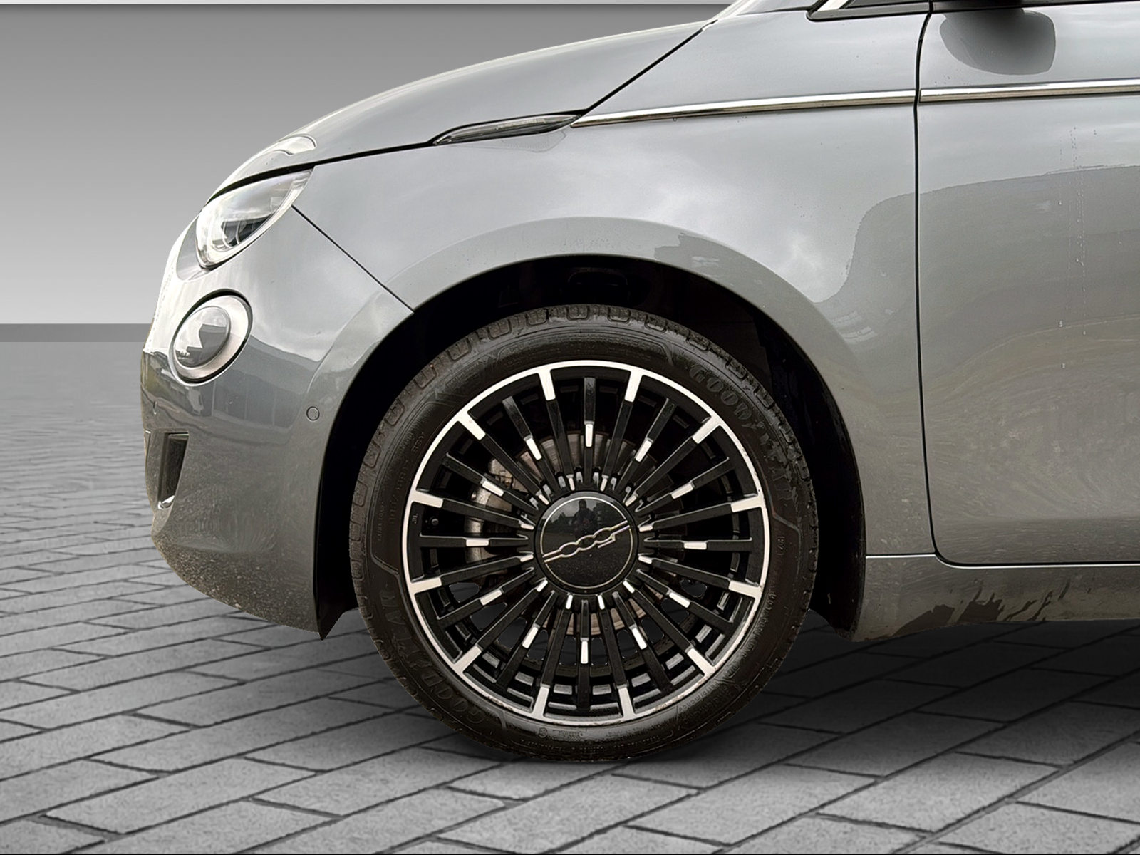 FIAT 500 Cabrio La Prima Limited Edition-showroom-element-3