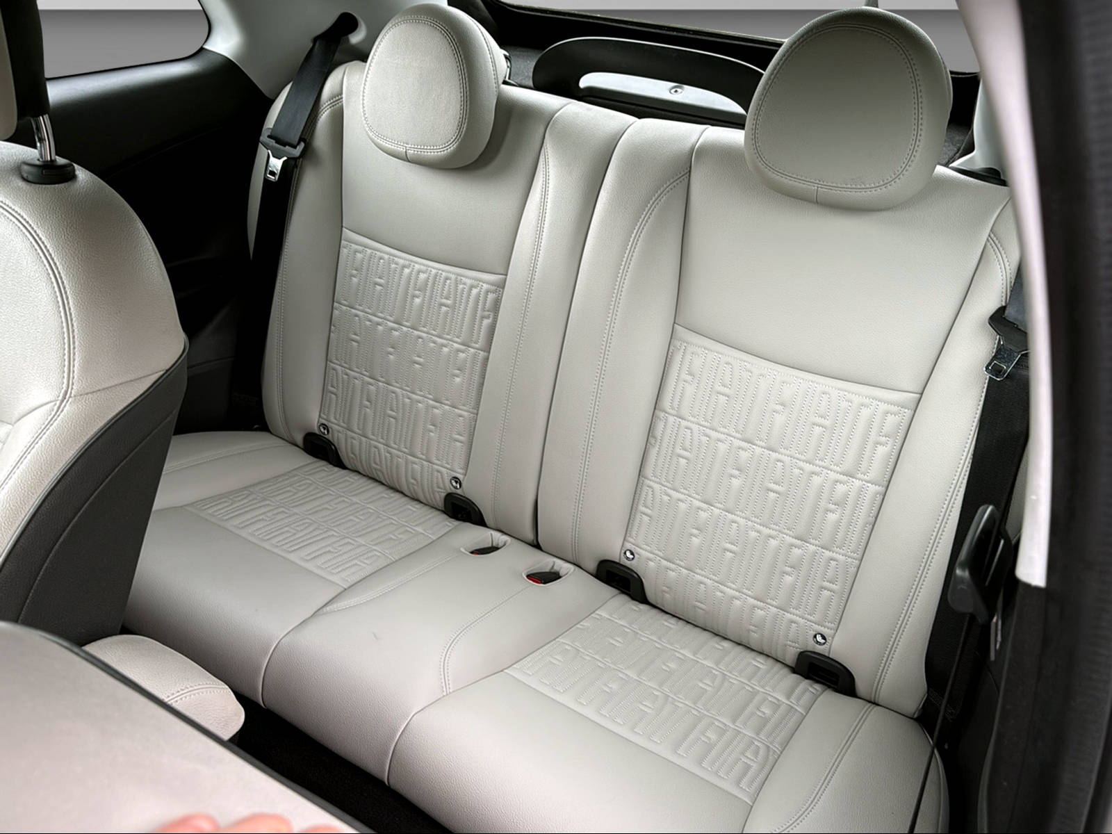 FIAT 500 Cabrio La Prima Limited Edition-image-21