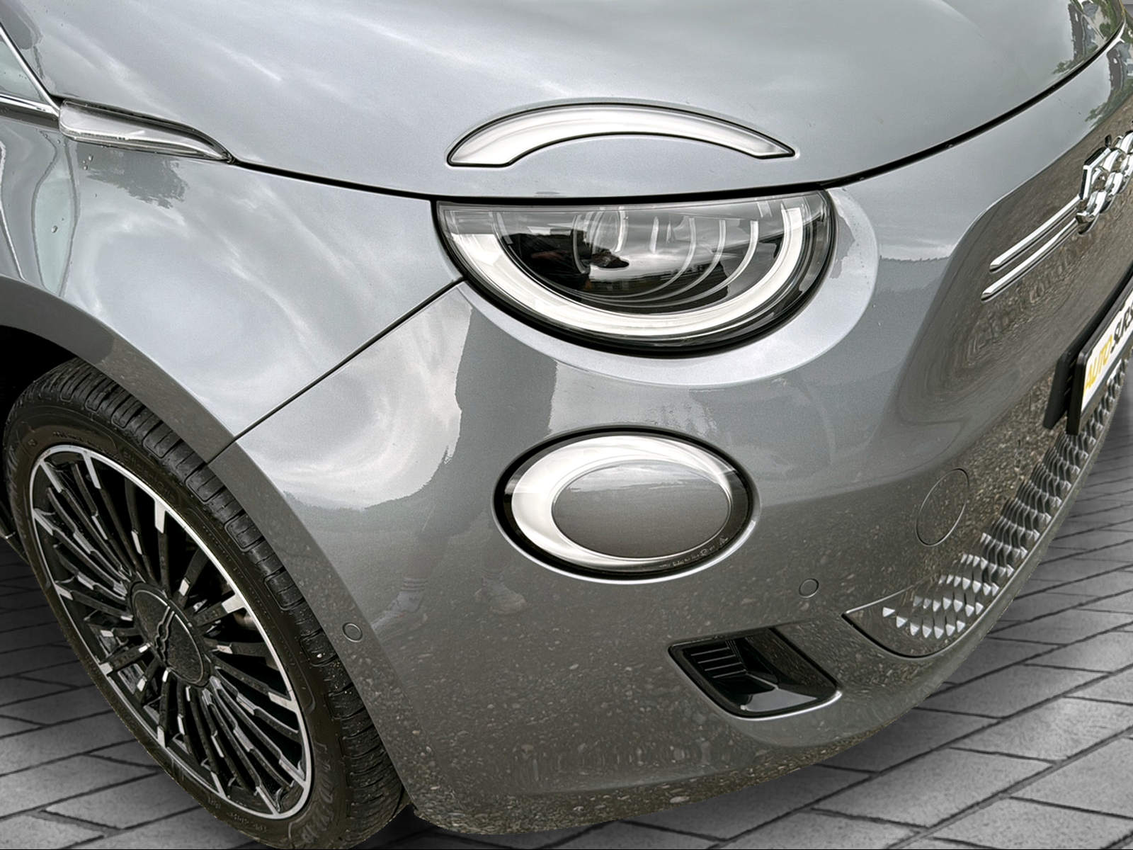 FIAT 500 Cabrio La Prima Limited Edition-image-10