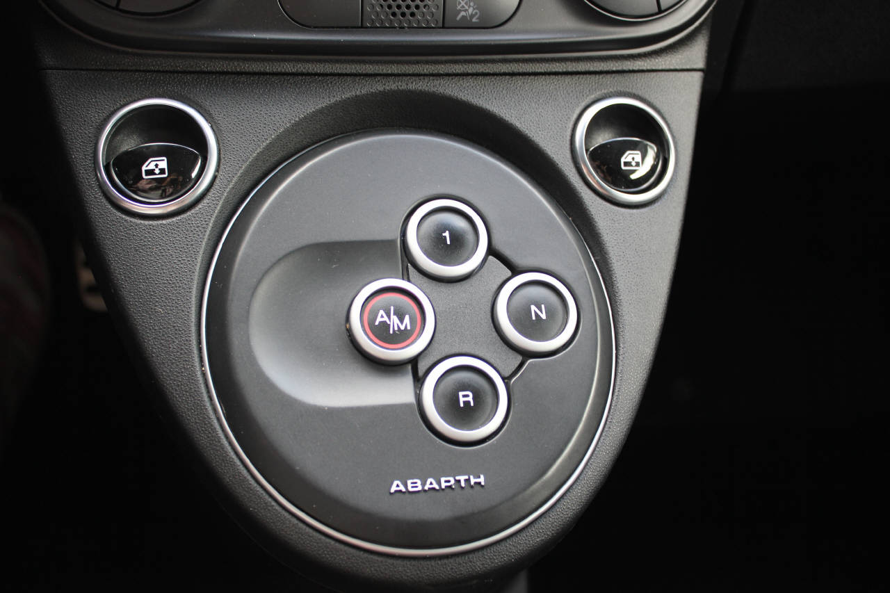 FIAT 595 Abarth 1.4 T-Jet 165 Turismo Competizione-image-11
