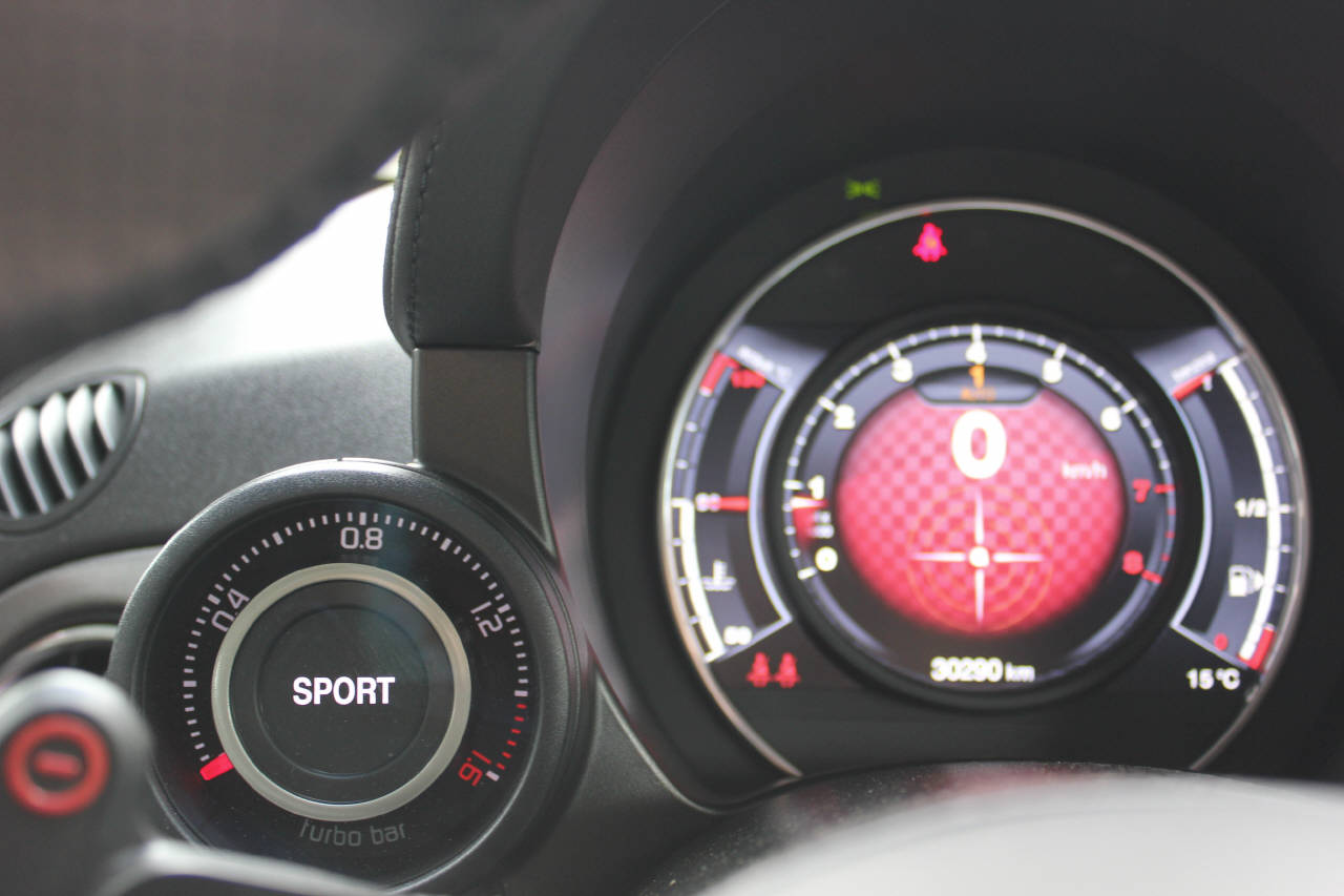 FIAT 595 Abarth 1.4 T-Jet 165 Turismo Competizione-image-7