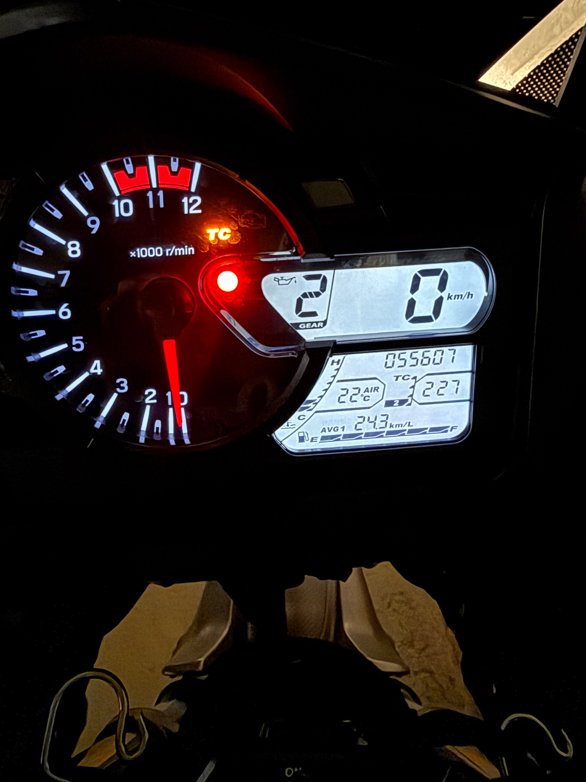 SUZUKI DL 650 XA Xtreme ABS L8-image-8