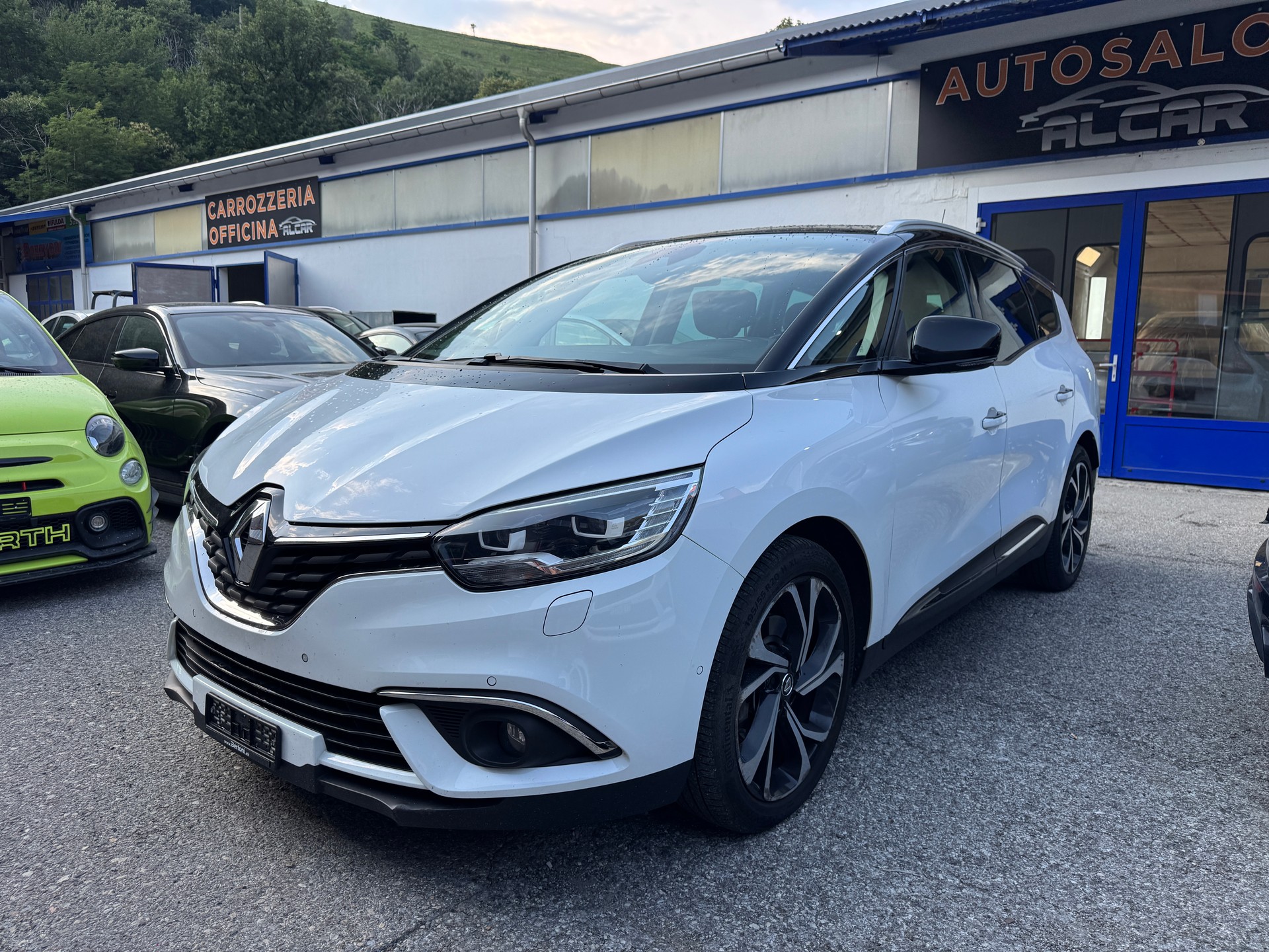 RENAULT Grand Scénic 1.6 dCi Bose EDC-image-5