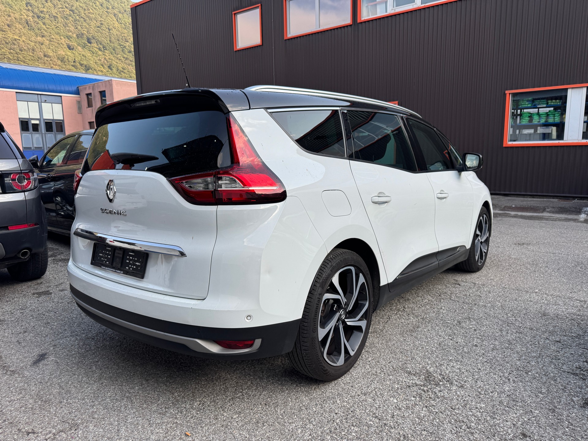 RENAULT Grand Scénic 1.6 dCi Bose EDC-image-2