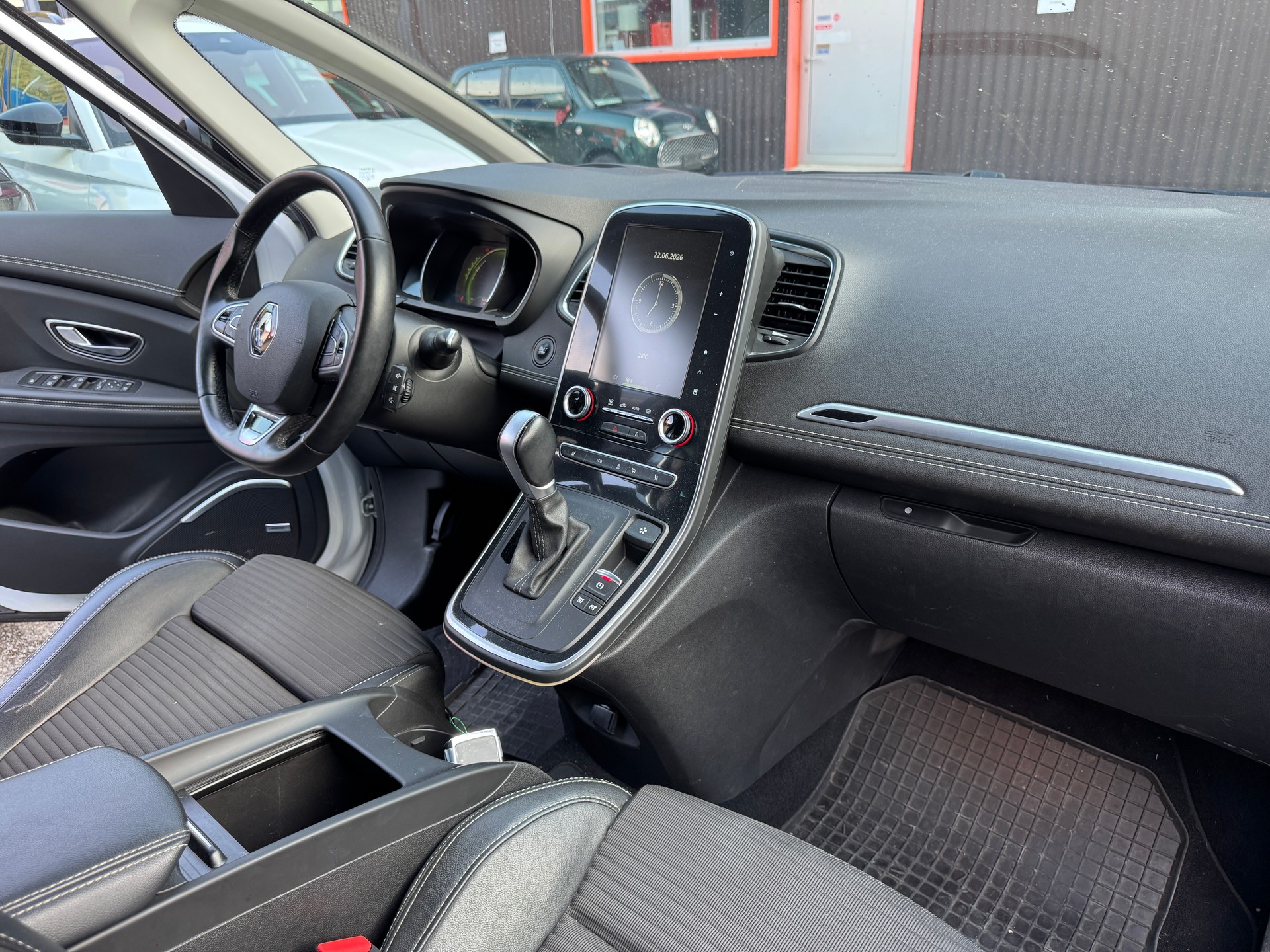 RENAULT Grand Scénic 1.6 dCi Bose EDC-image-7