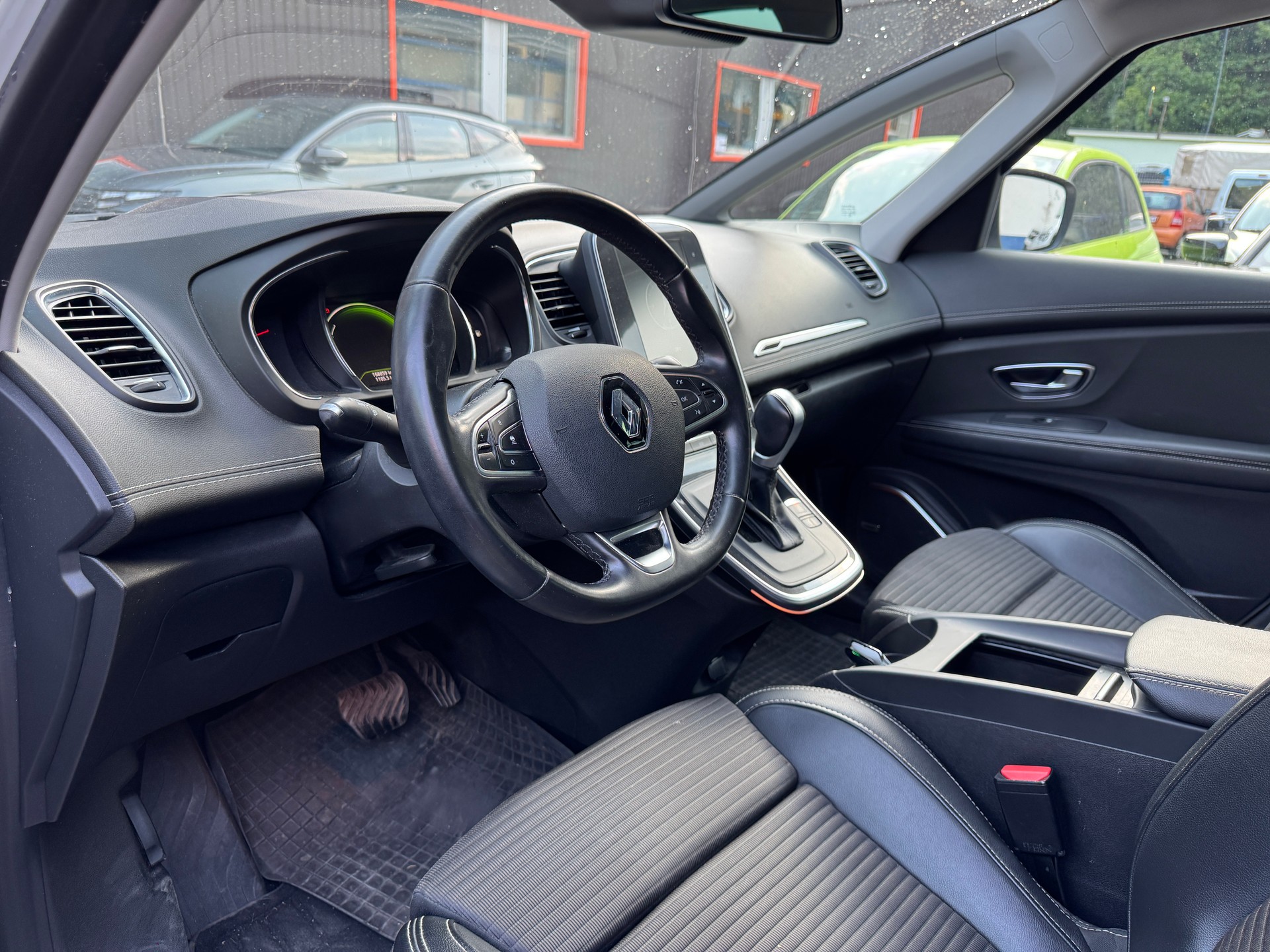 RENAULT Grand Scénic 1.6 dCi Bose EDC-image-6