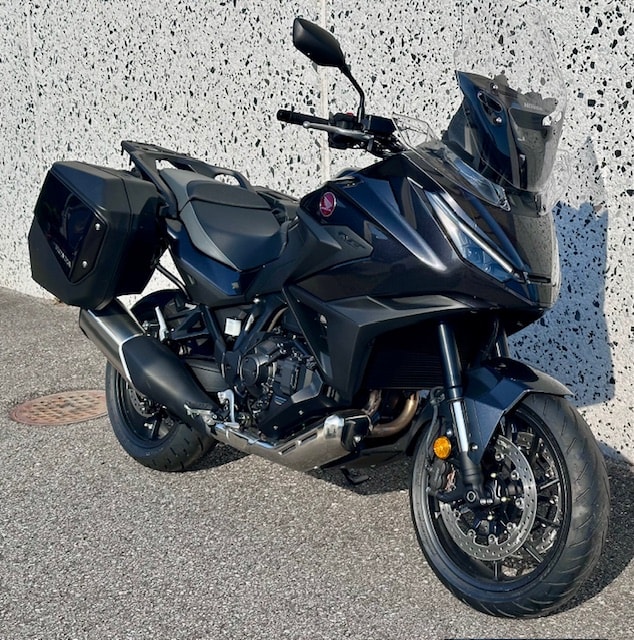 HONDA NT 1100 DCT-image-1
