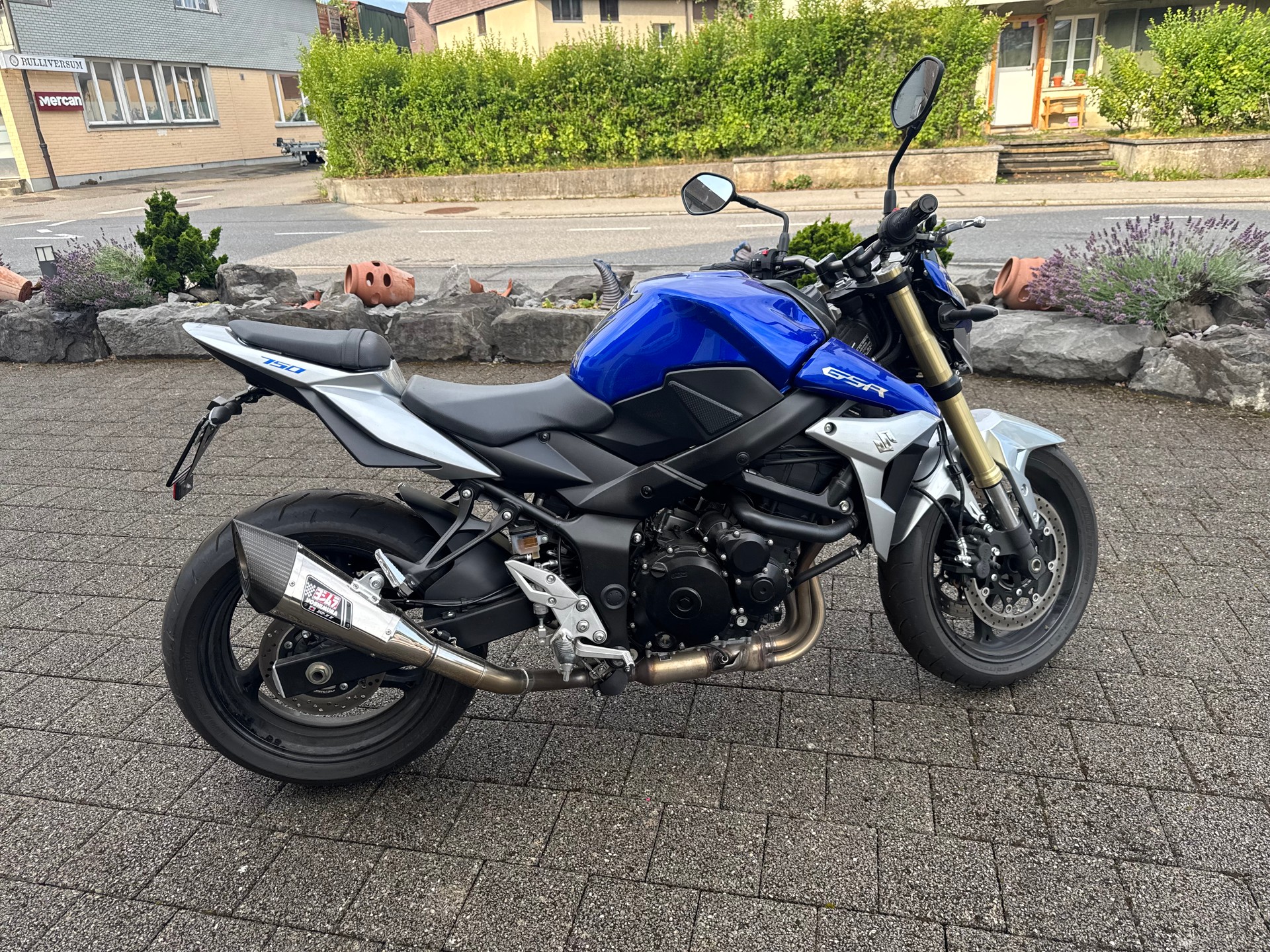 SUZUKI GSR 750 ABS-image-3