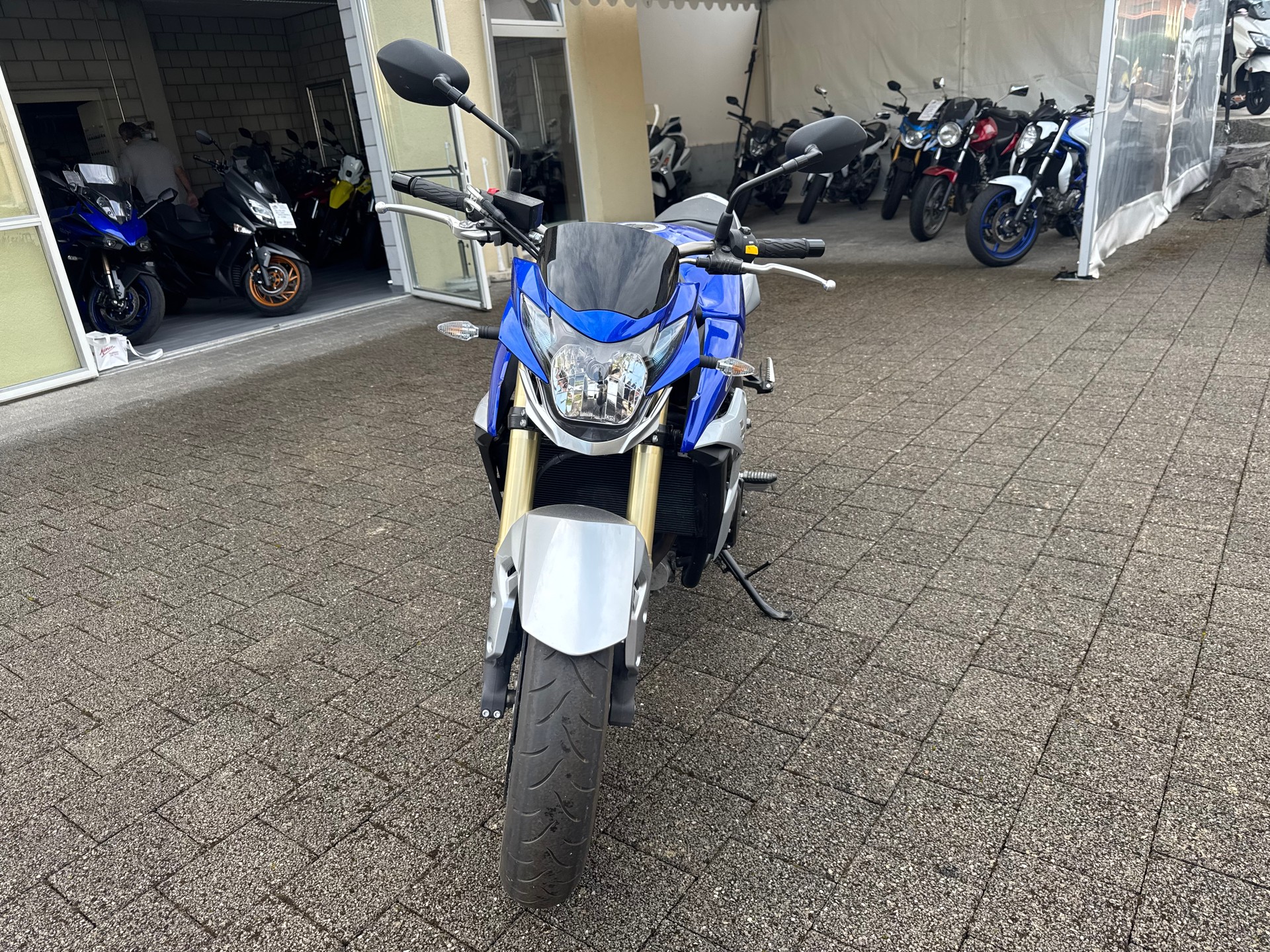 SUZUKI GSR 750 ABS-image-2