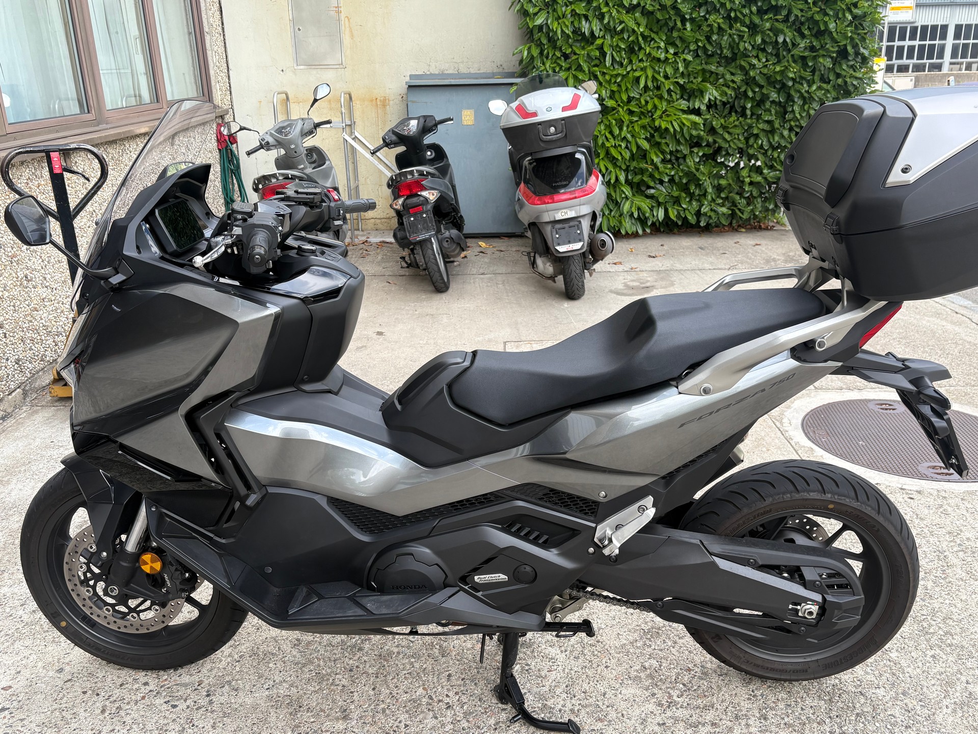 HONDA FORZA 750-image-0