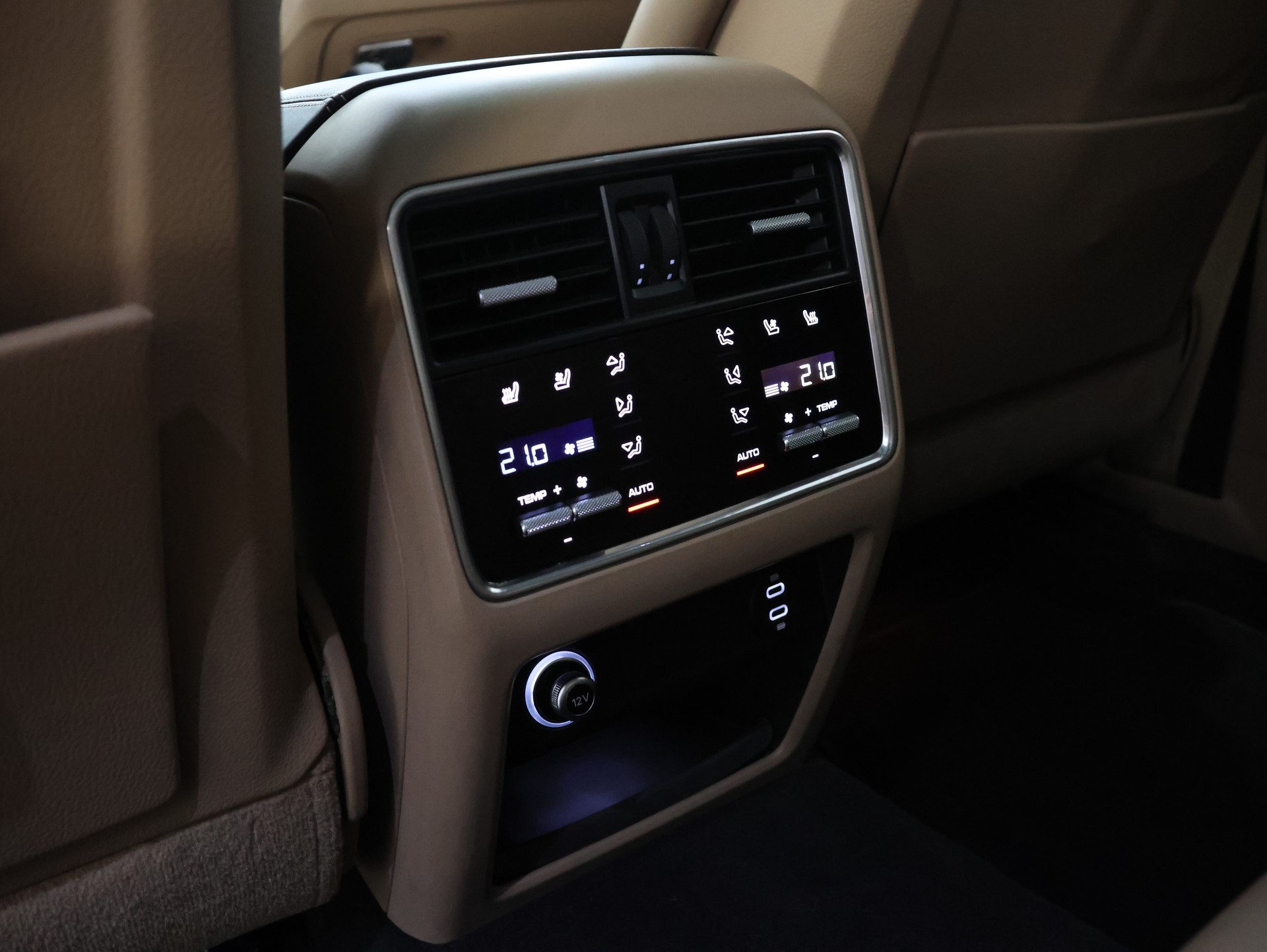 PORSCHE Cayenne E-Hybrid *360 Kamera* *Burmester* *Panorama*-image-29