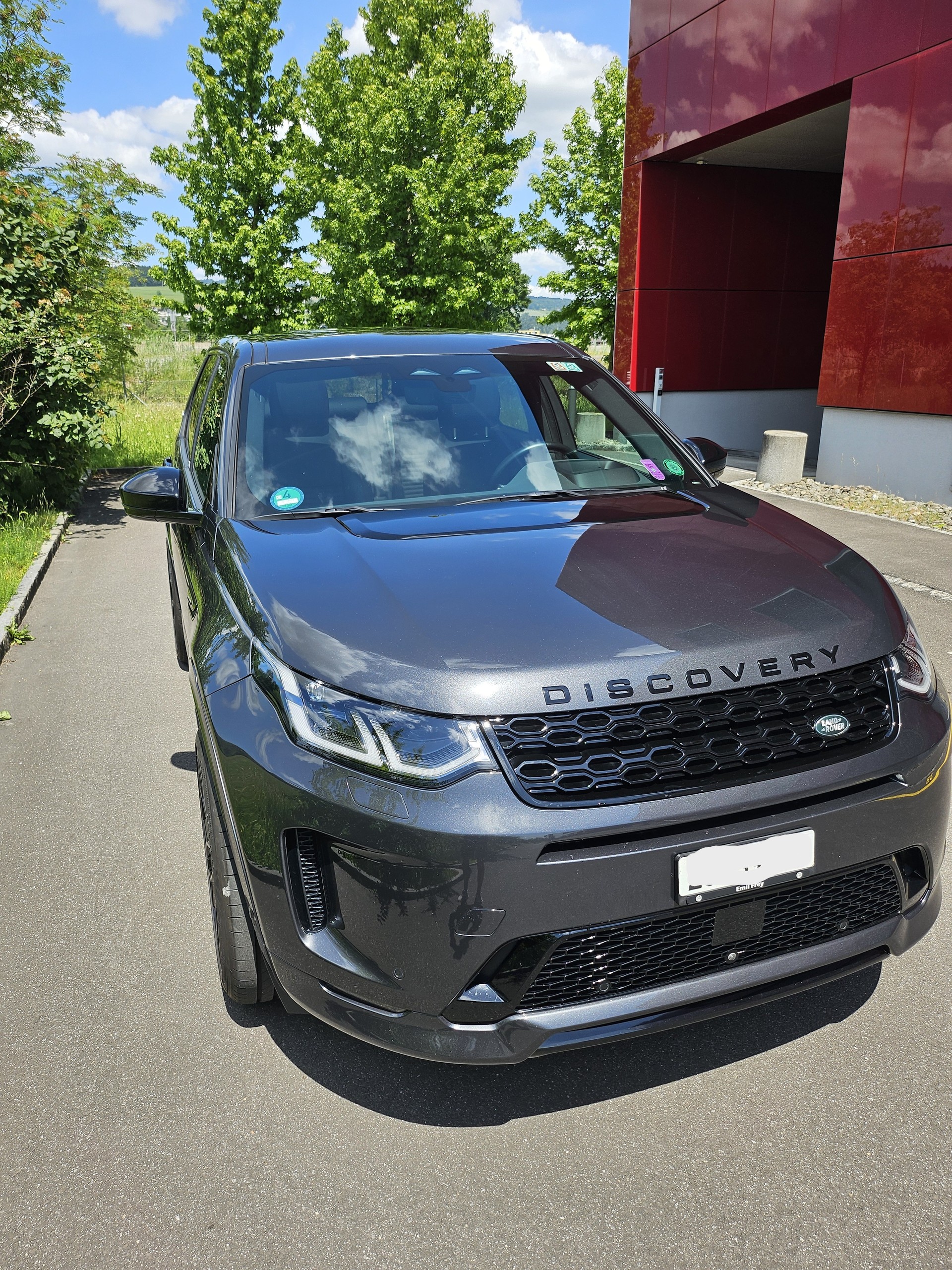 LAND ROVER 1.5 T 300e R-Dynamic HSE-image-1