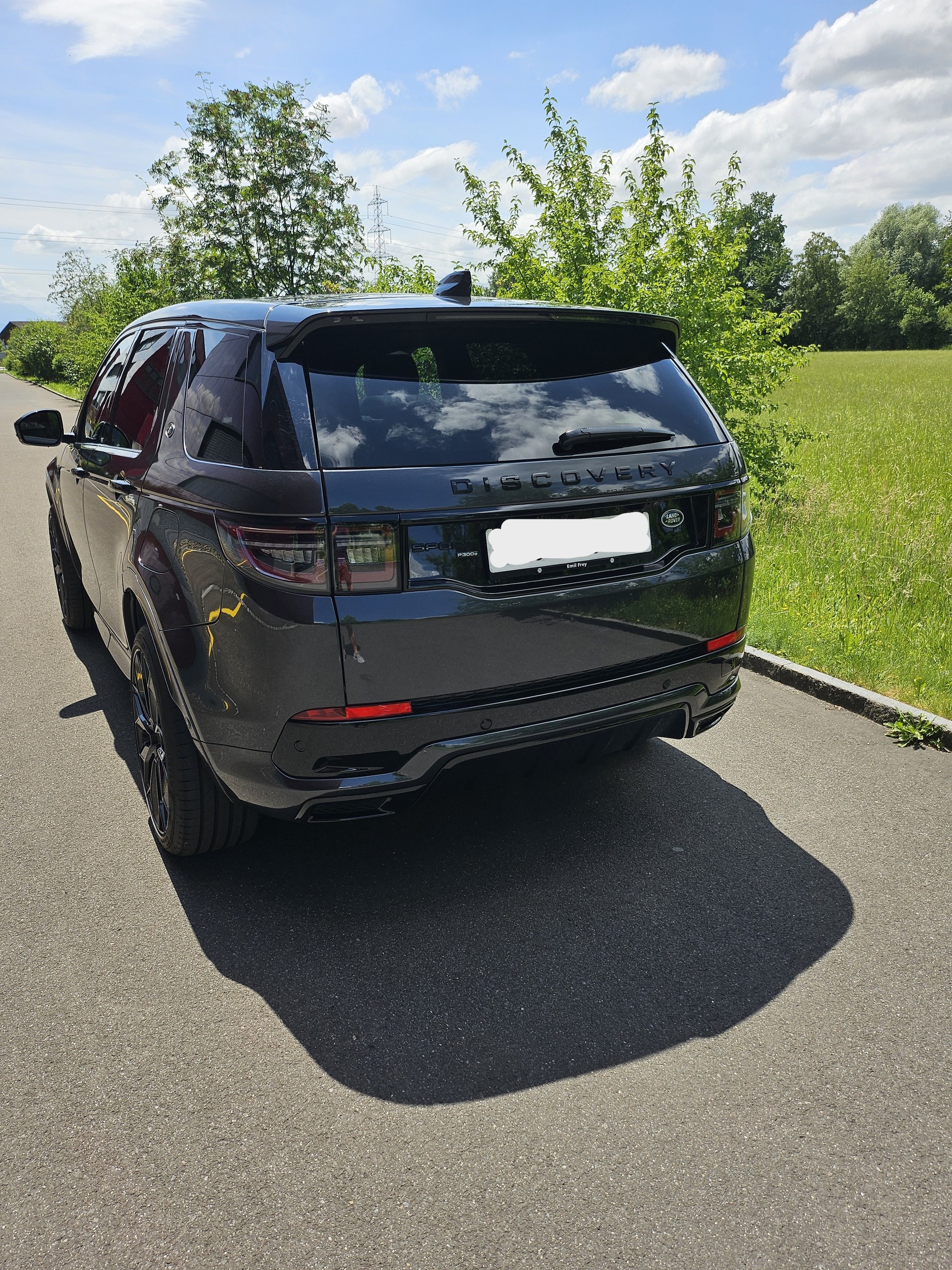 LAND ROVER 1.5 T 300e R-Dynamic HSE-image-2