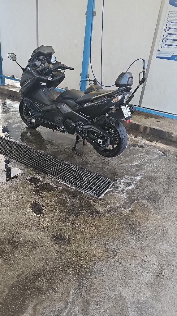 YAMAHA T-MAX XP 530 ABS-image-5