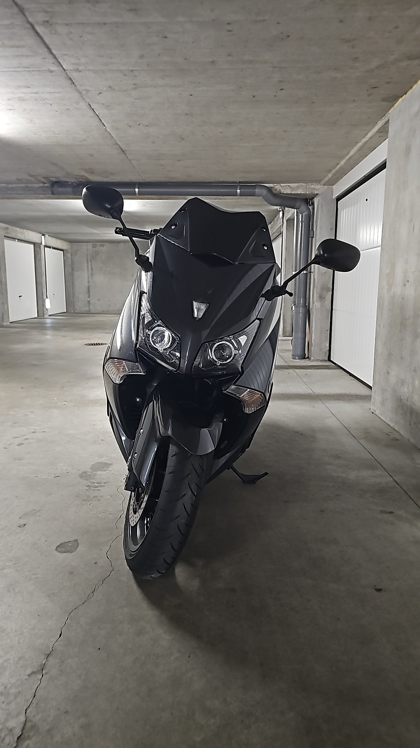 YAMAHA T-MAX XP 530 ABS-image-1