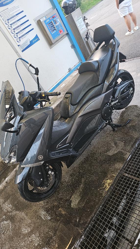 YAMAHA T-MAX XP 530 ABS-image-6