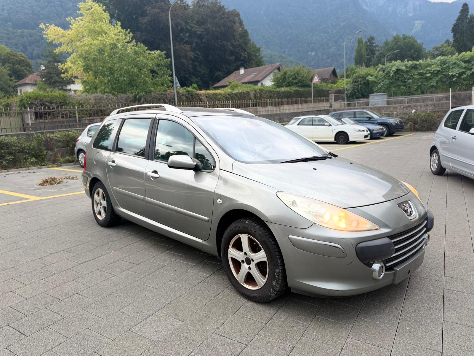 PEUGEOT 307 SW 1.6 16V Premium-image-1