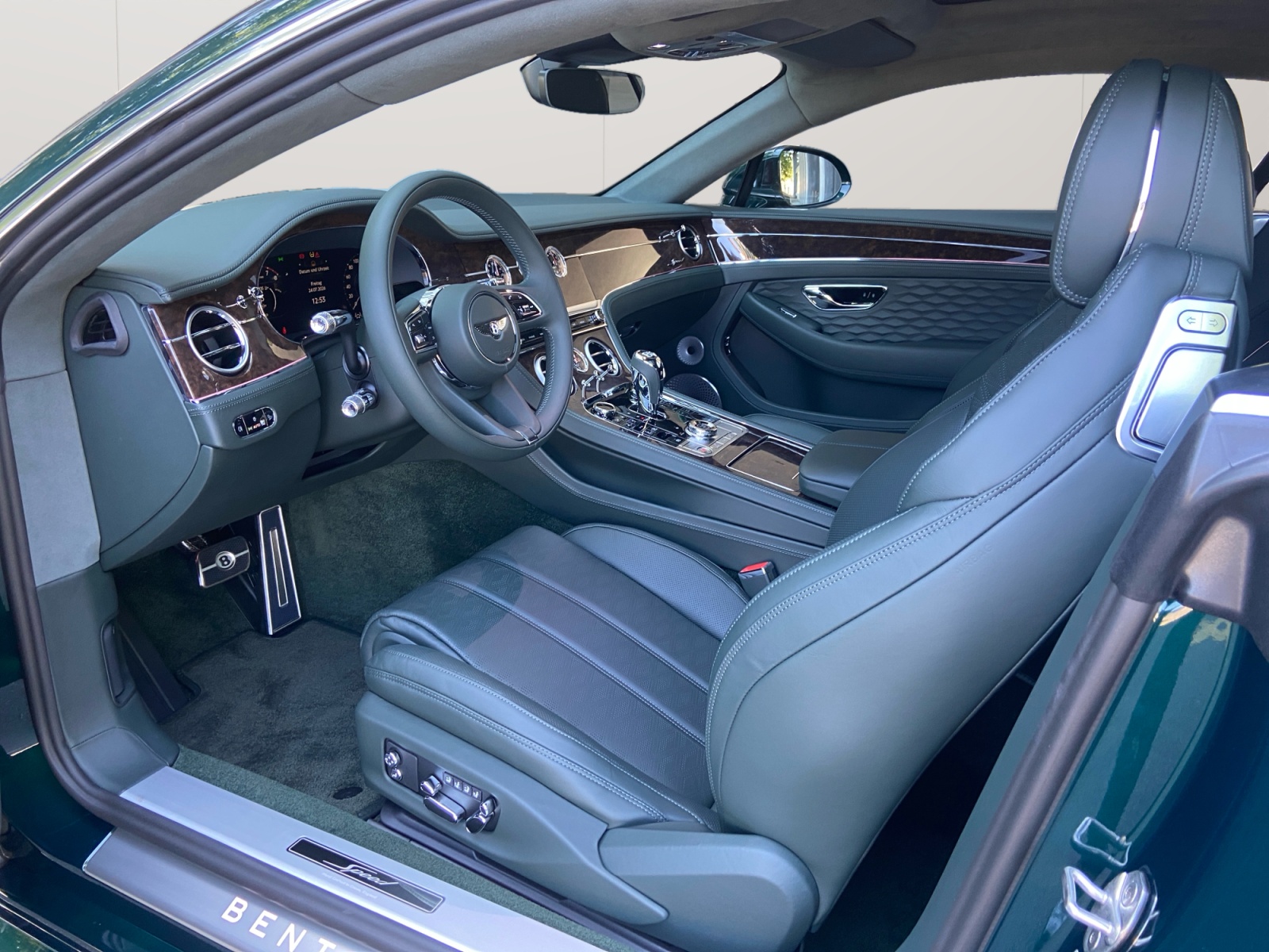 BENTLEY Continental GT 4.0 V8 Speed- Pure Bentley in Dunkelgrün-dunkelgrün/ 1.9% Leasing möglich.-showroom-element-3