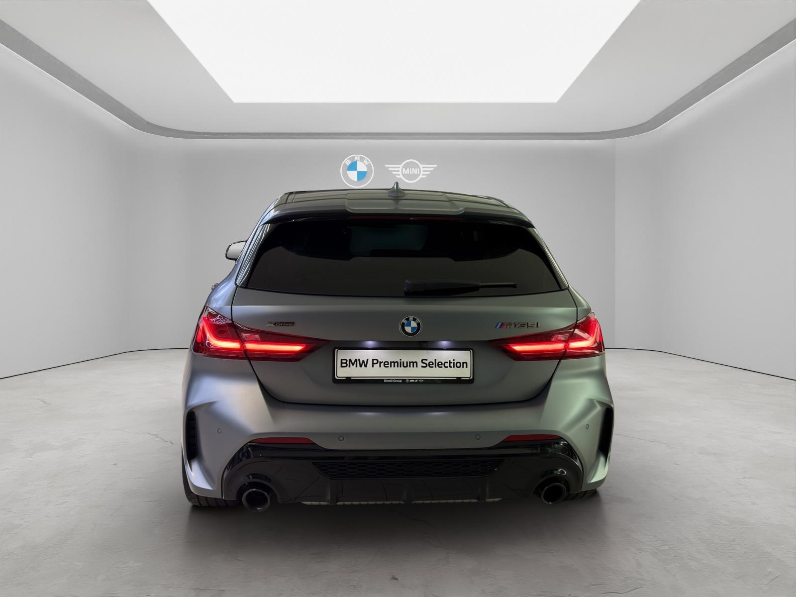 BMW M135i xDrive M-Performance Paket-showroom-element-3
