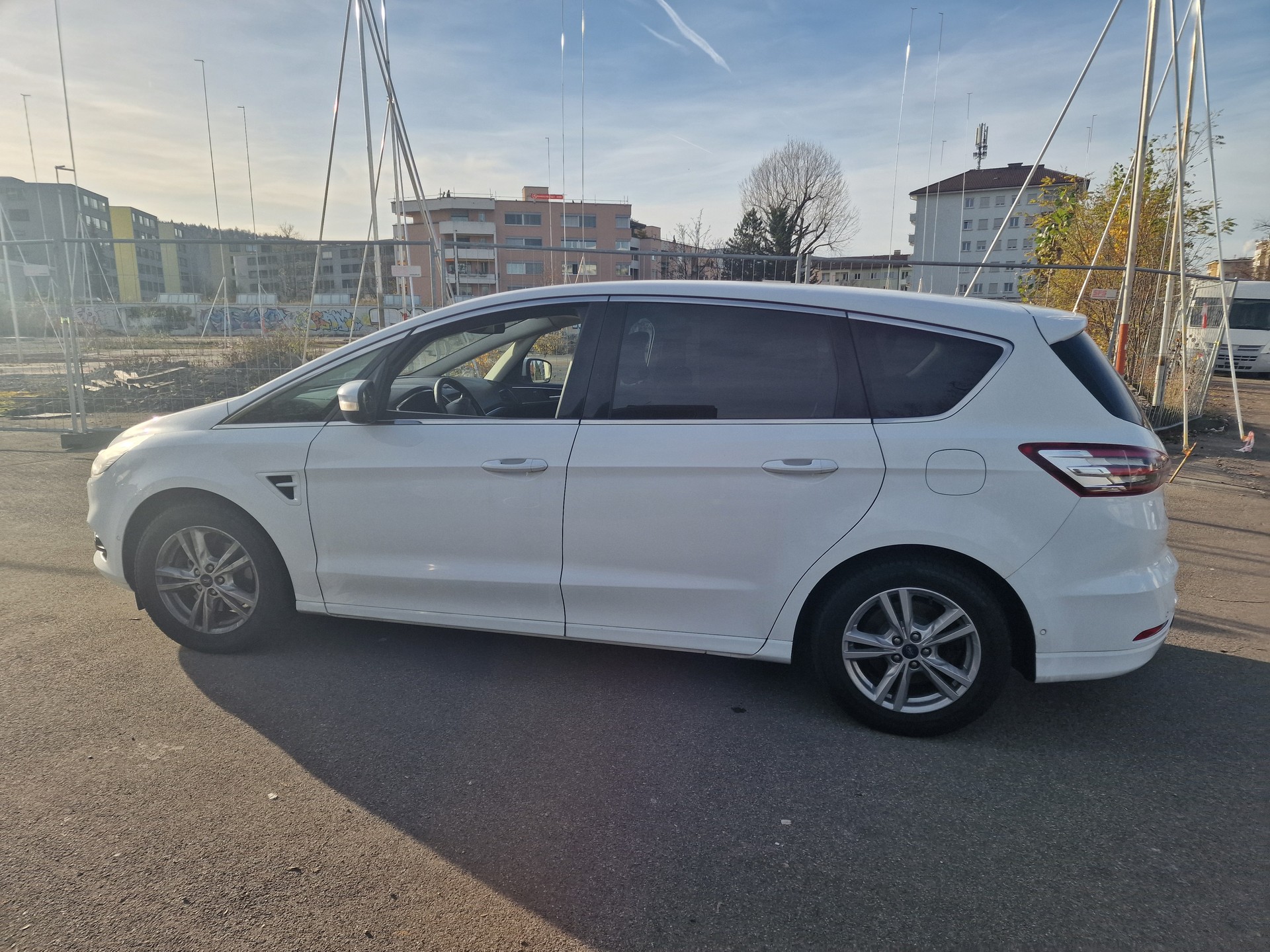 FORD S-Max 1.5 SCTi Trend-image-1
