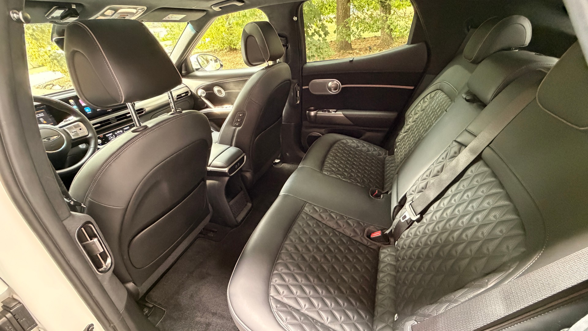 GENESIS Dual Motor Sport AWD-image-13