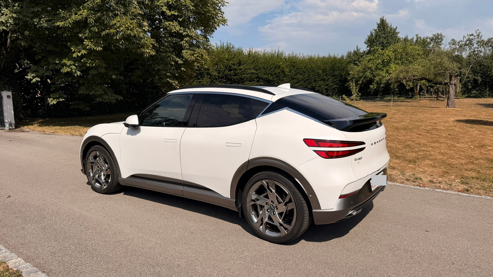 GENESIS Dual Motor Sport AWD-image-1