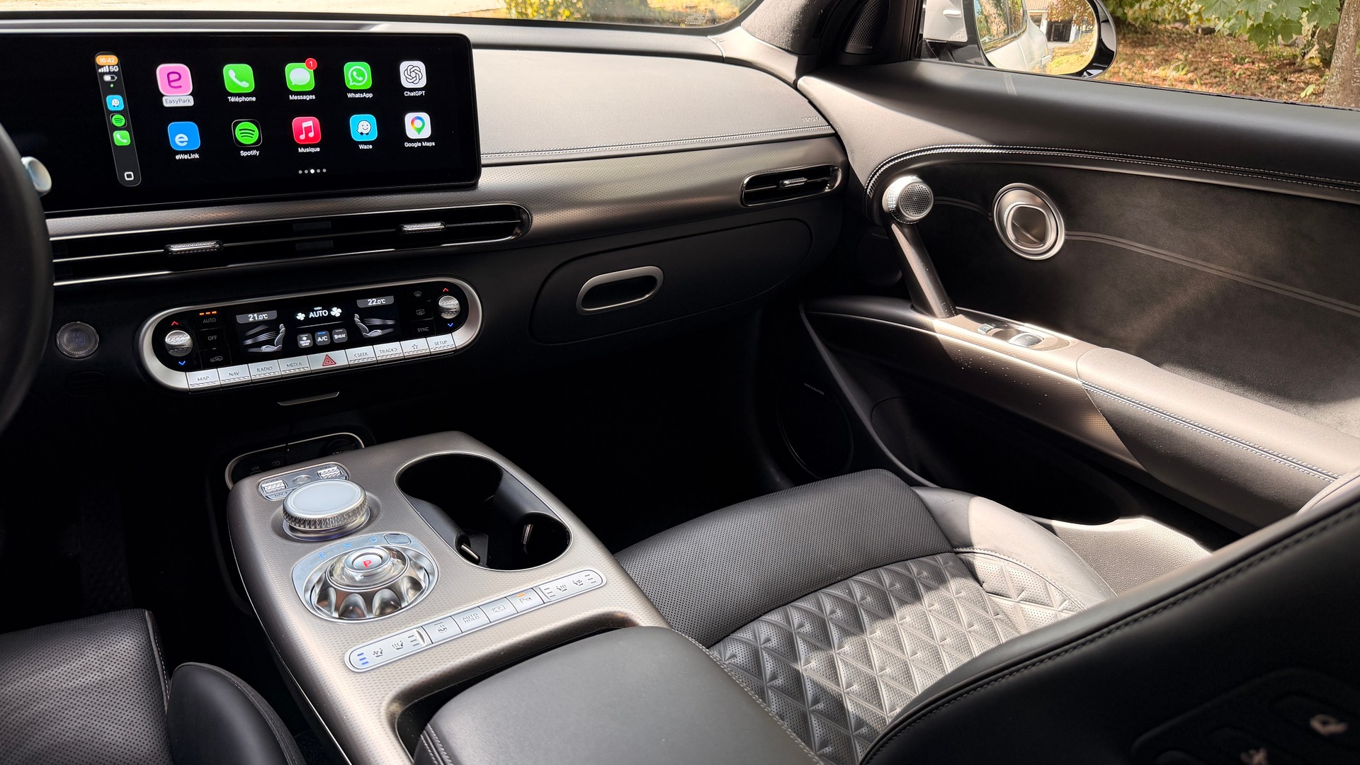 GENESIS Dual Motor Sport AWD-image-10