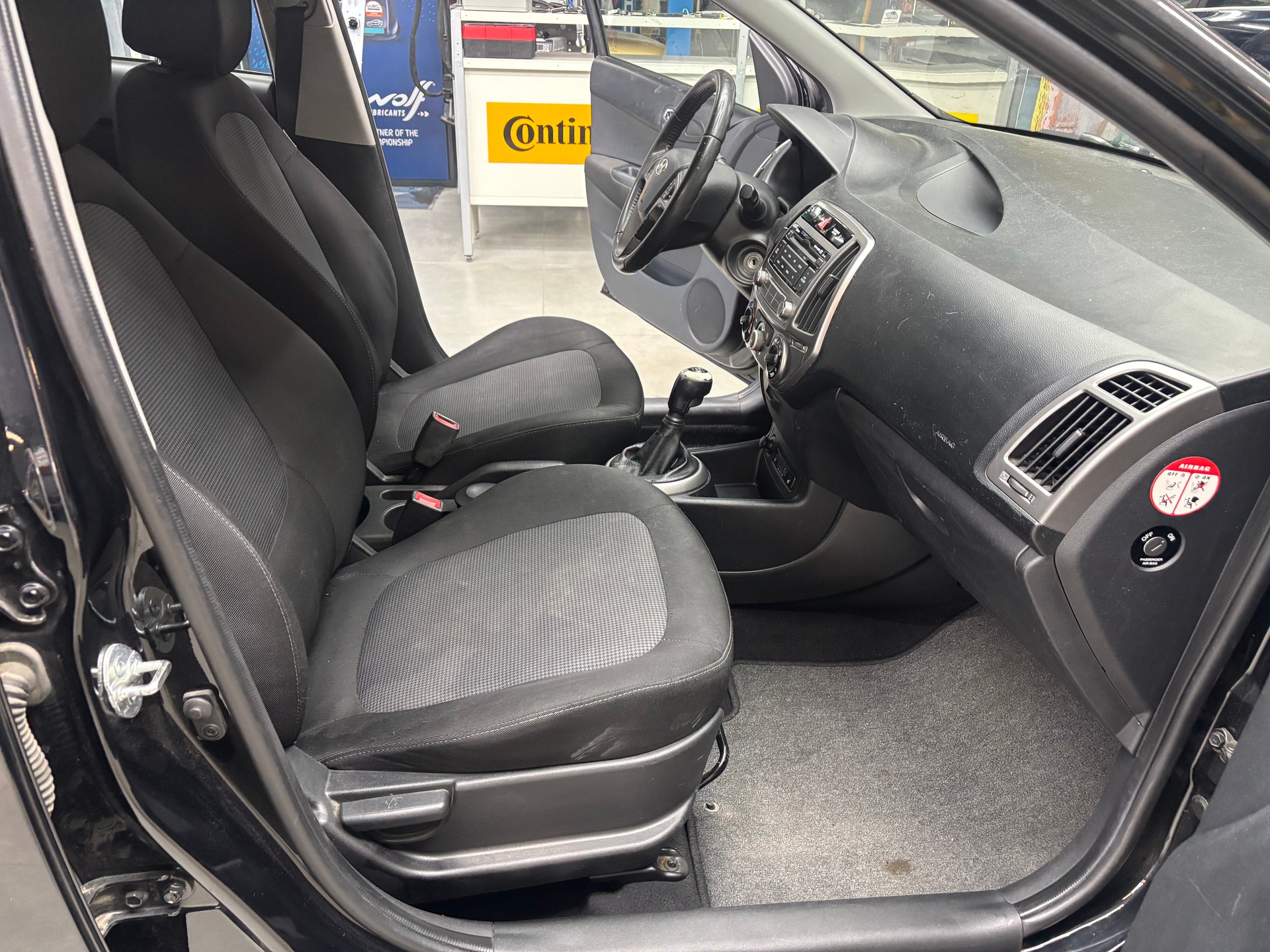 HYUNDAI i20 1.4 Style-image-11