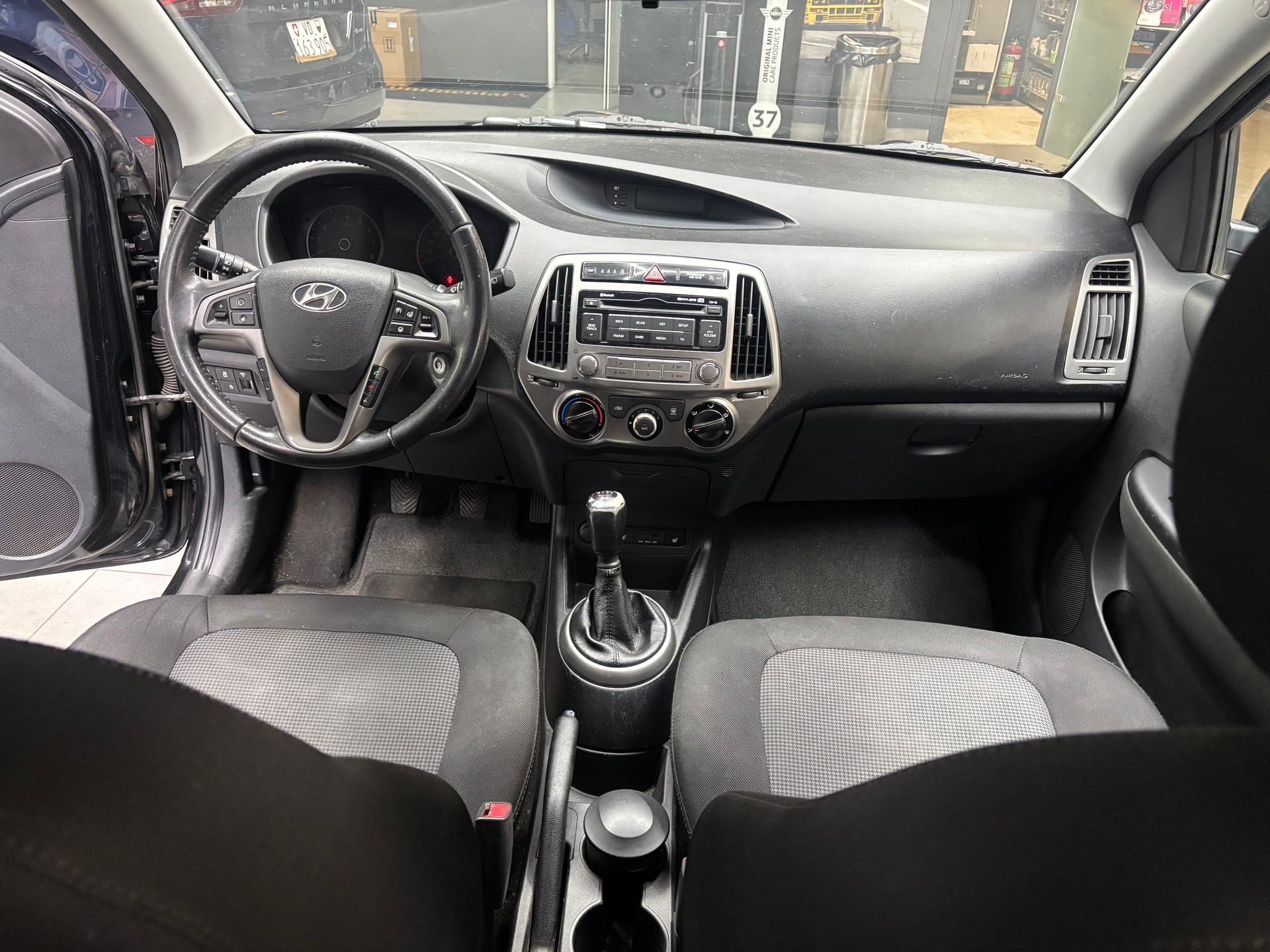 HYUNDAI i20 1.4 Style-image-13