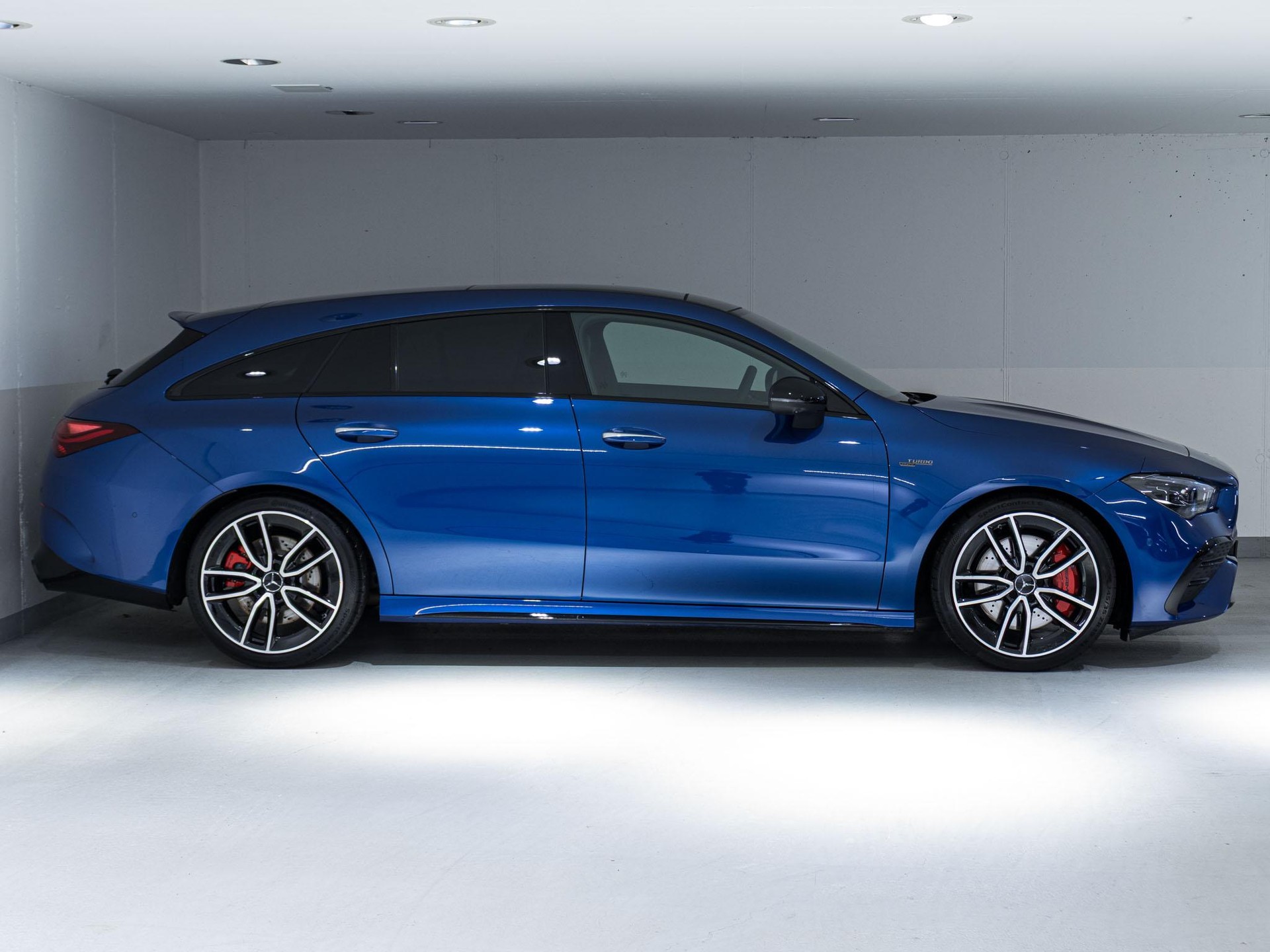 MERCEDES-BENZ CLA 35 AMG 4MATIC Shooting Brake-image-1