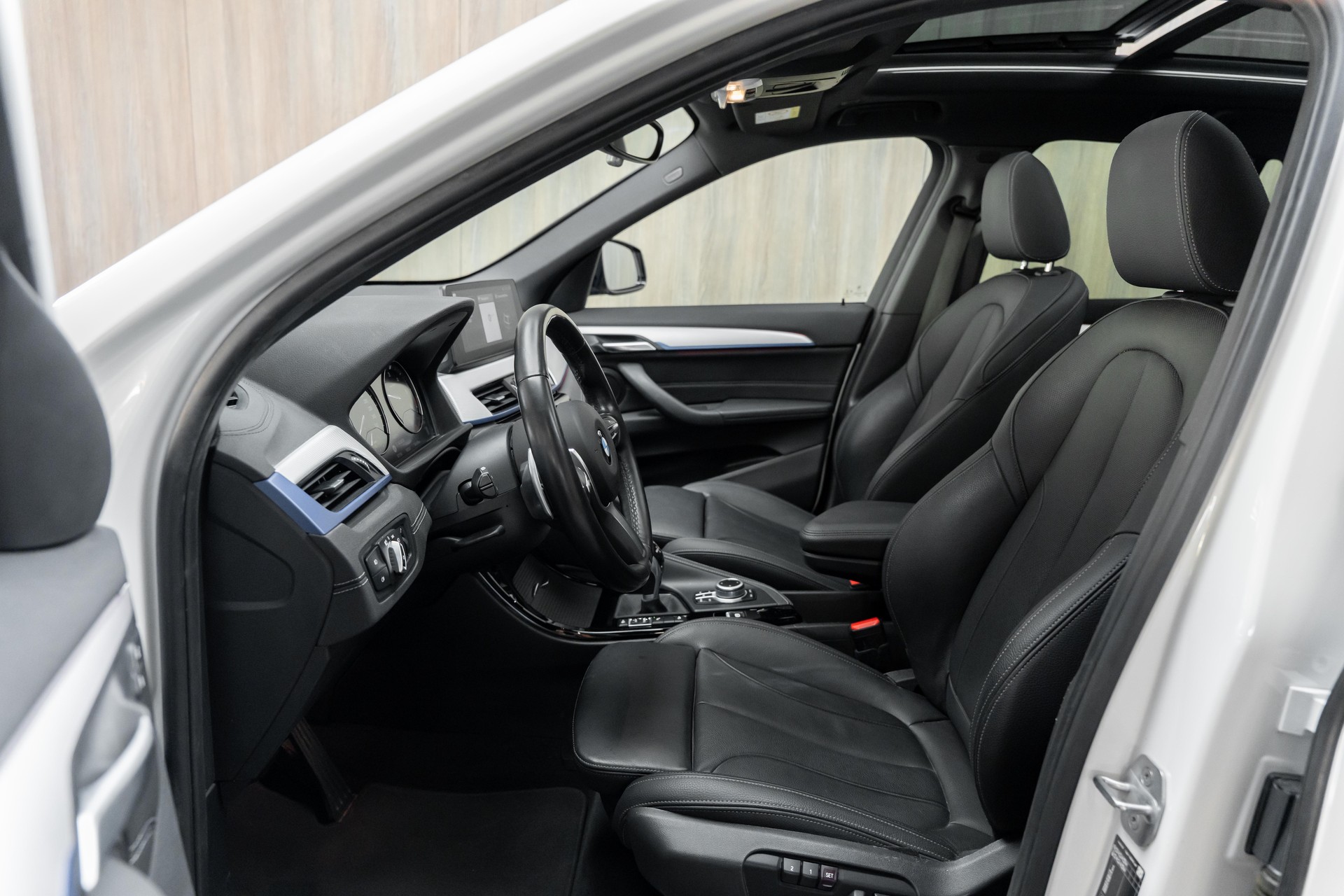 BMW X1 xDrive 20d M Sport Steptronic-showroom-element-3
