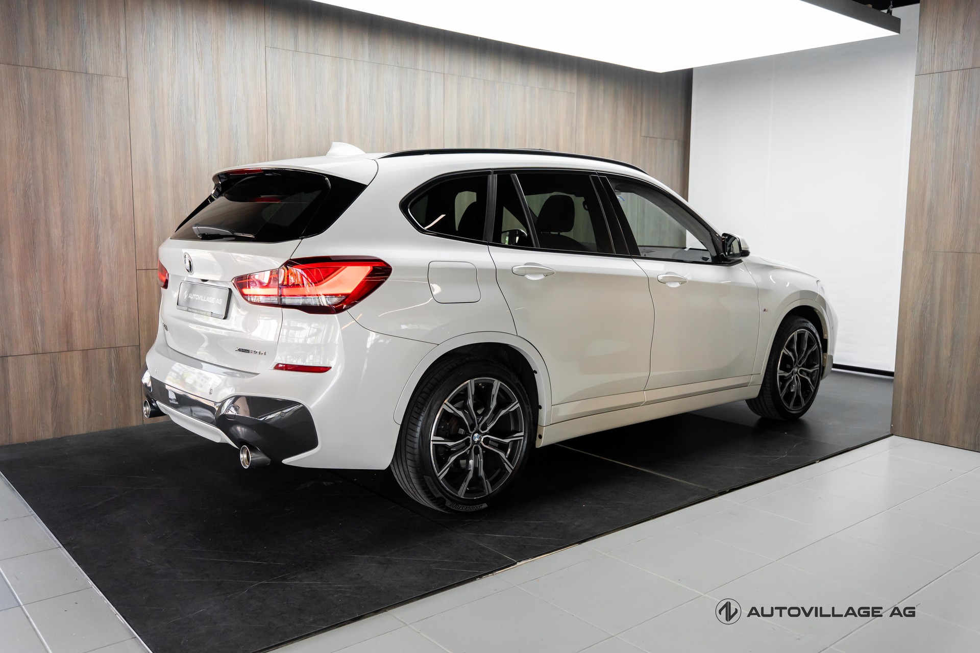 BMW X1 xDrive 20d M Sport Steptronic-showroom-element-1
