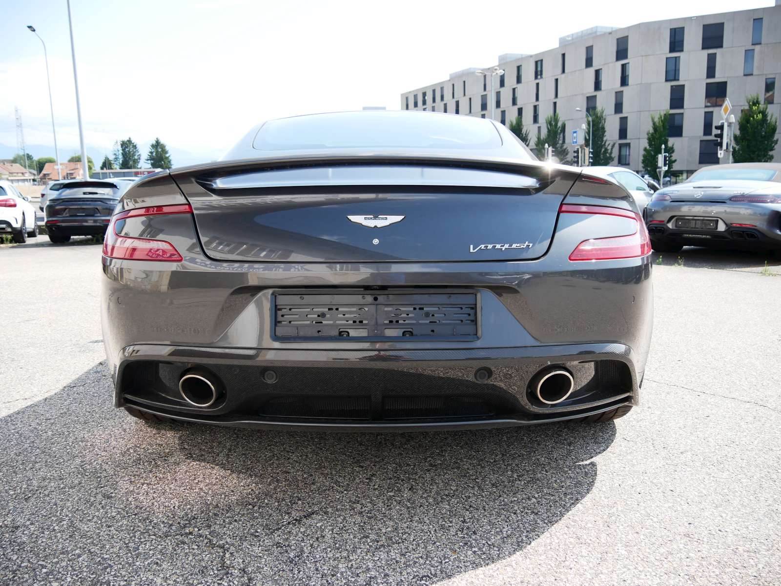 ASTON MARTIN Vanquish V12 5.9-48 Touchtronic 3-image-2