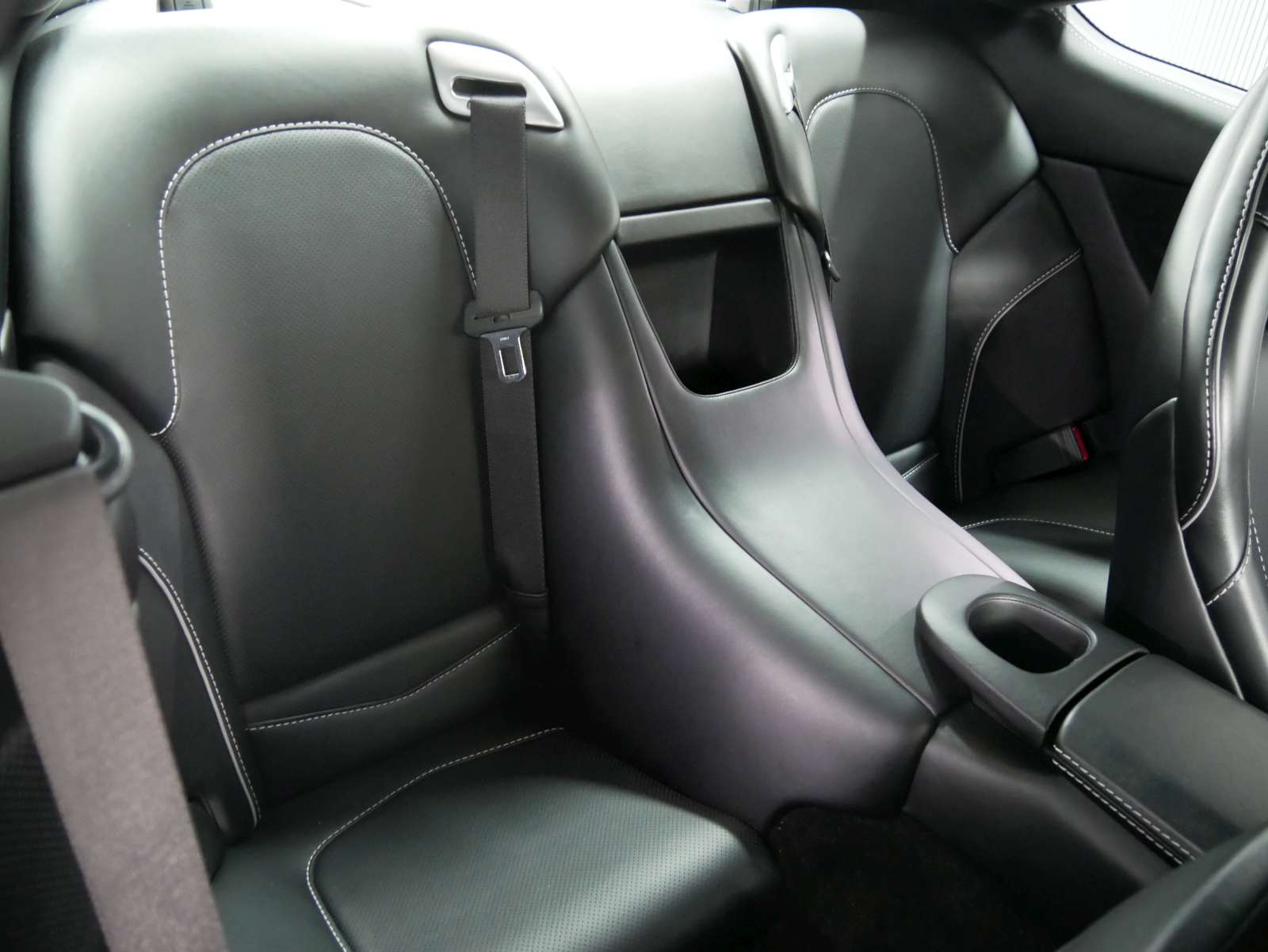 ASTON MARTIN Vanquish V12 5.9-48 Touchtronic 3-image-12