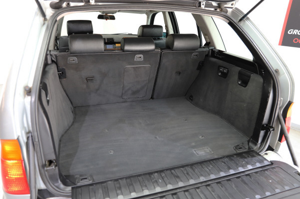 BMW X5 4.4i-image-11