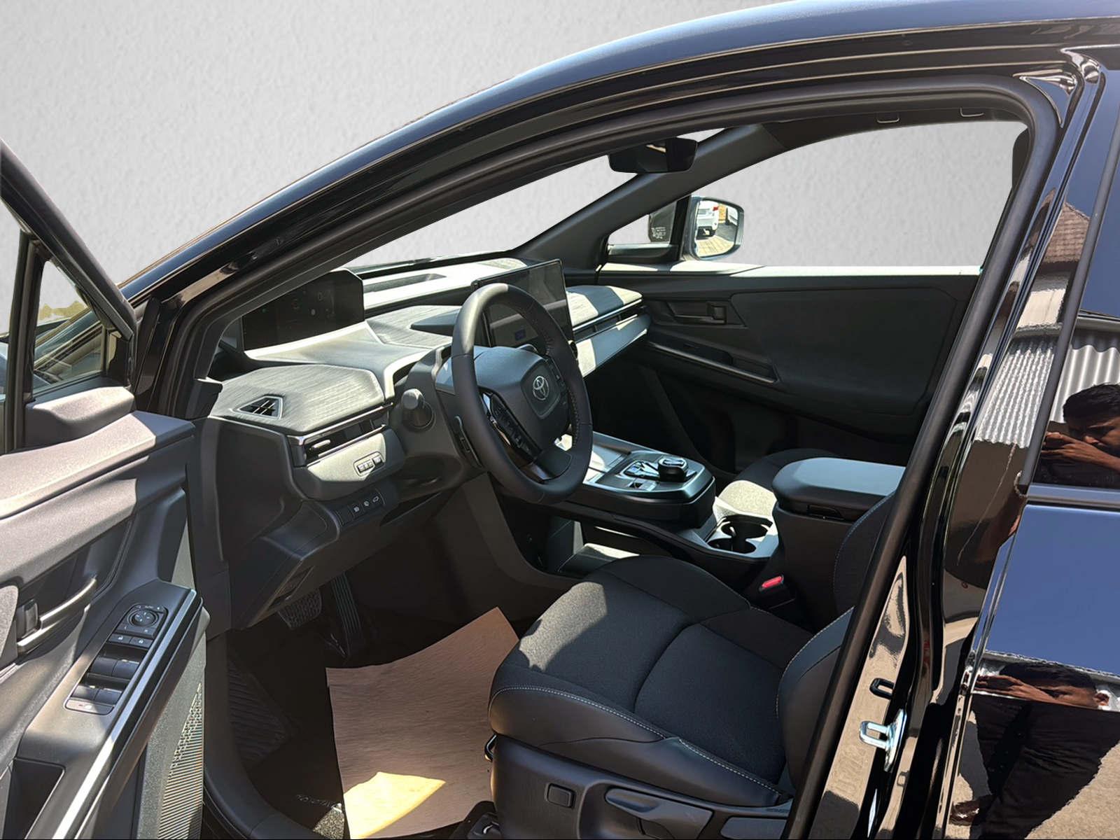 TOYOTA C-HR+ Style-image-7